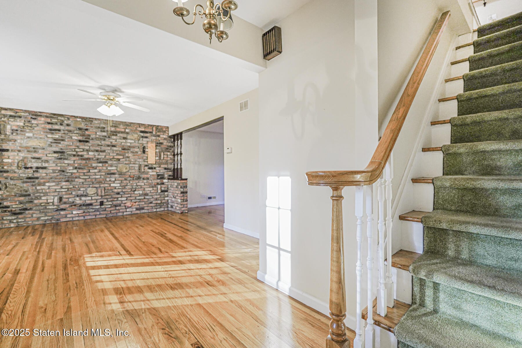 207 Oak Avenue Image 4