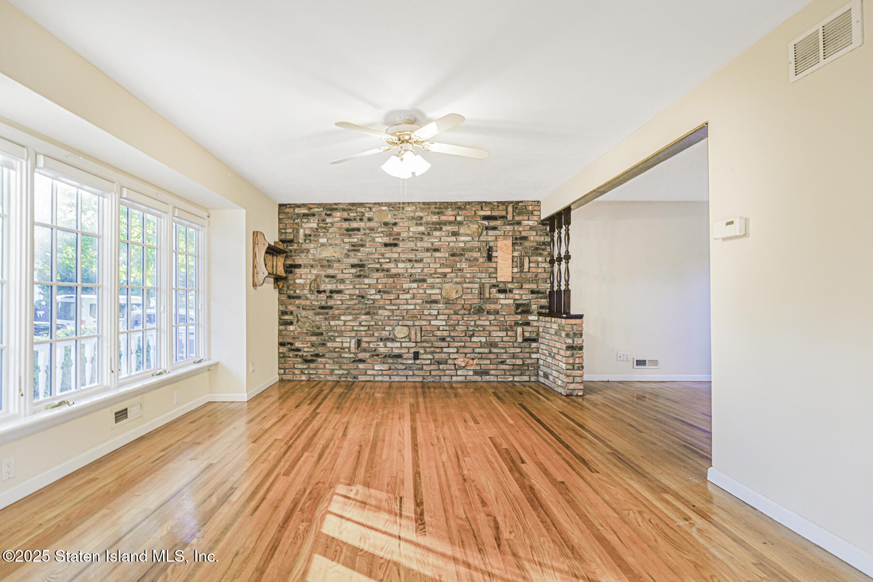 207 Oak Avenue Image 5