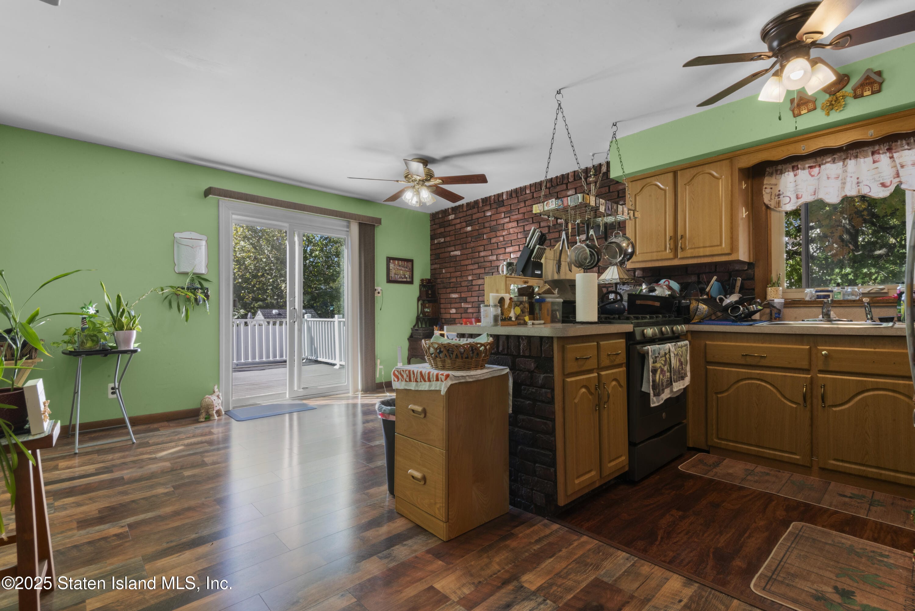 390 Montreal Avenue, Staten Island, NY, 10306 image 9