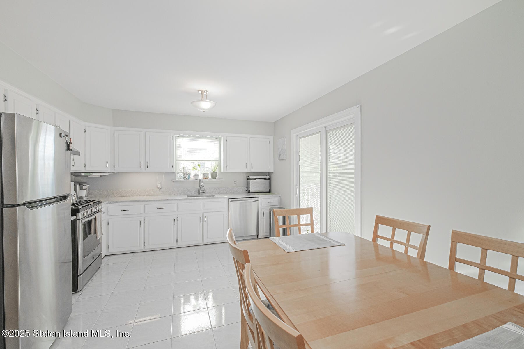 22 Crest Loop, Staten Island, NY, 10312 image 9