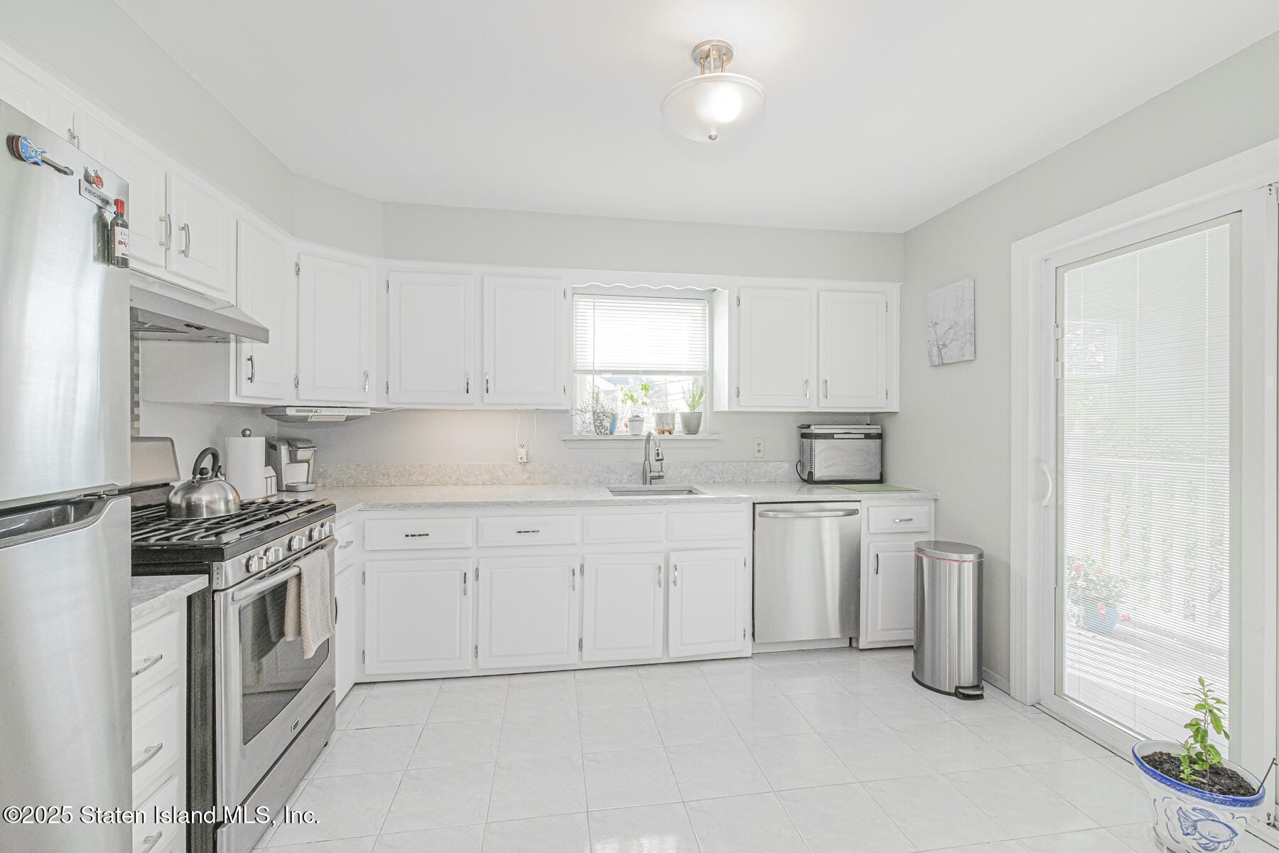 22 Crest Loop, Staten Island, NY, 10312 image 13