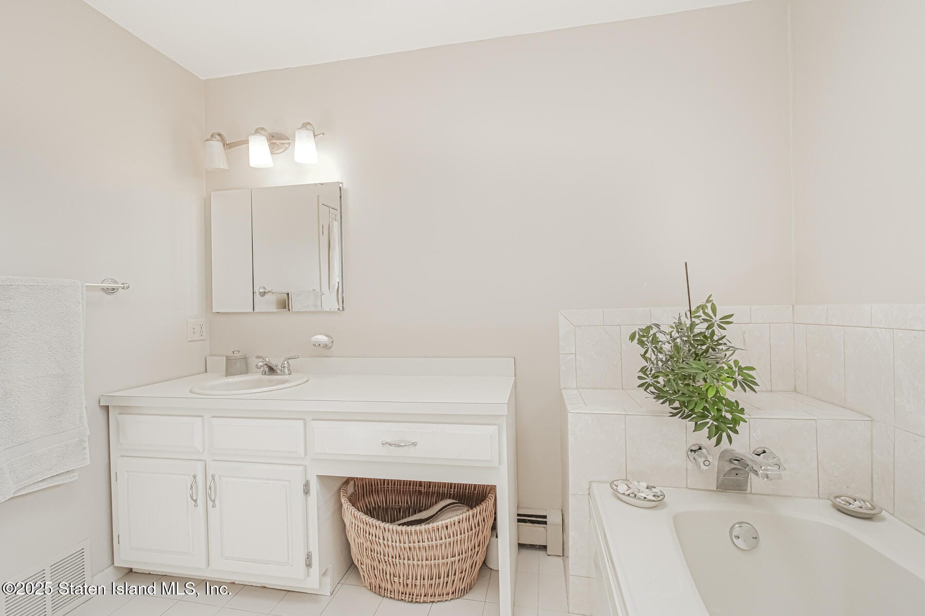 22 Crest Loop, Staten Island, NY, 10312 image 26