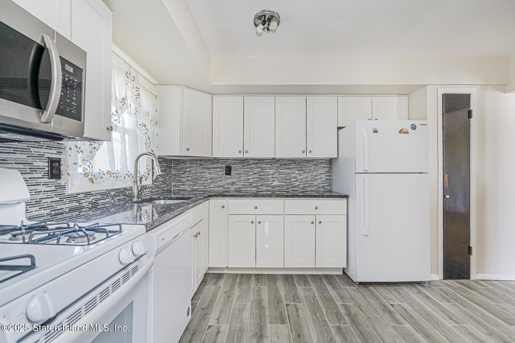 104 Berry Avenue Image 3