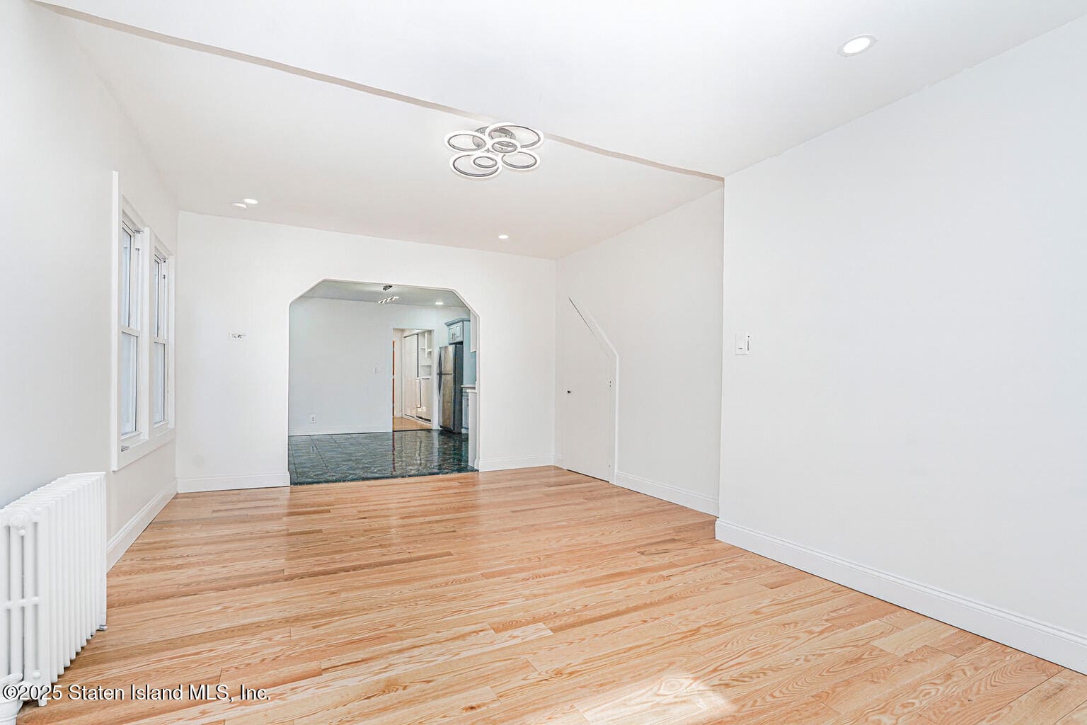 592 East 39th Street Image 3