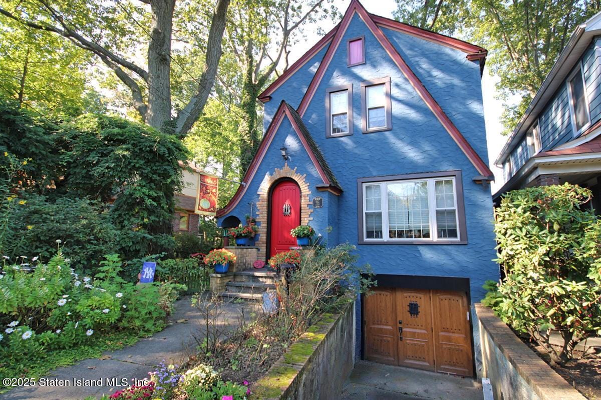 54 City Boulevard Image 1