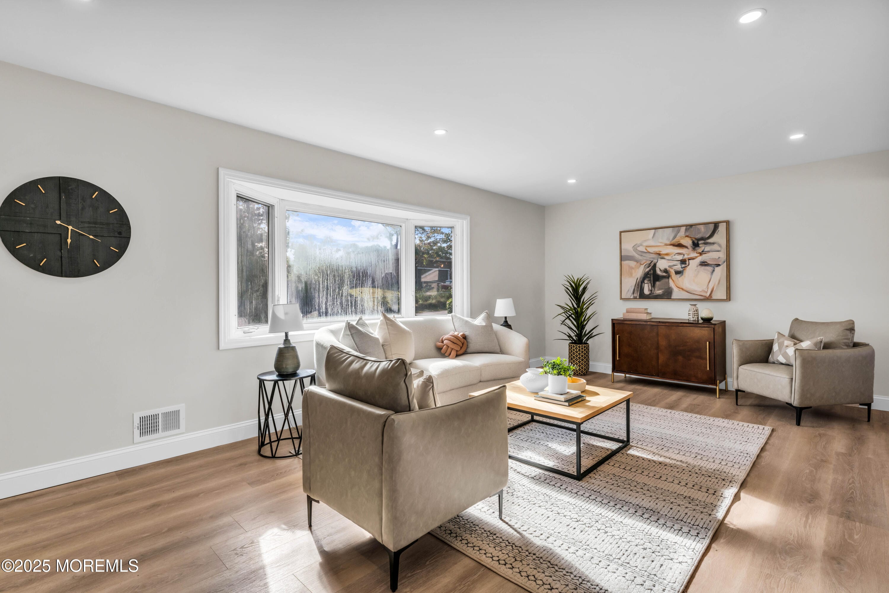 76 Maple Street Image 3