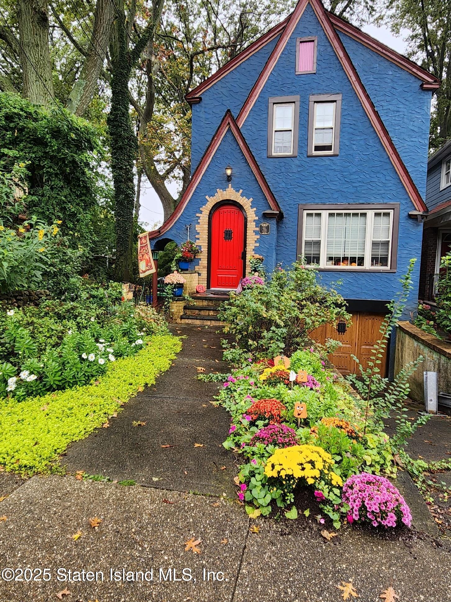 54 City Boulevard Image 3