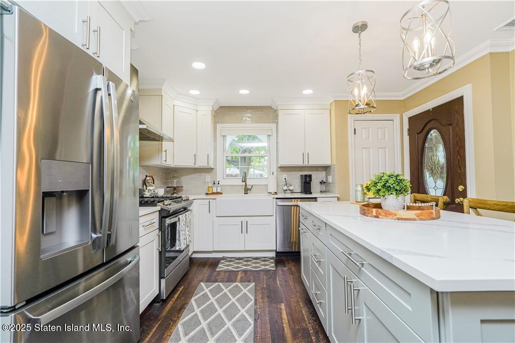 381 Burgher Avenue, Staten Island, NY, 10305 image 8