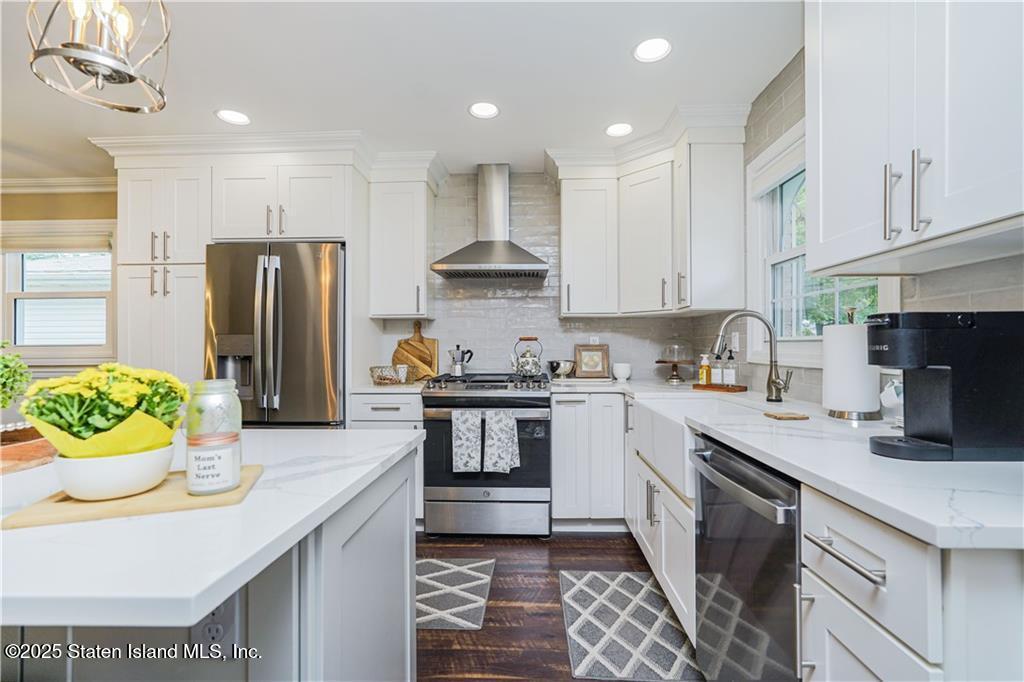 381 Burgher Avenue, Staten Island, NY, 10305 image 10