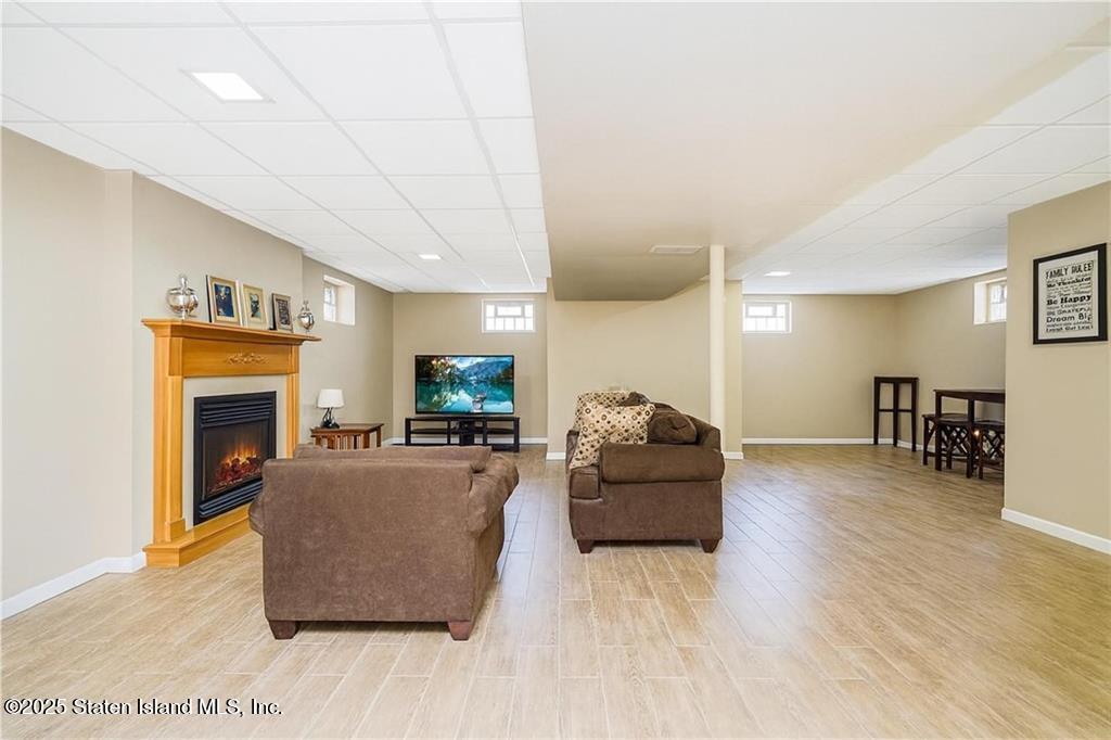 381 Burgher Avenue, Staten Island, NY, 10305 image 24