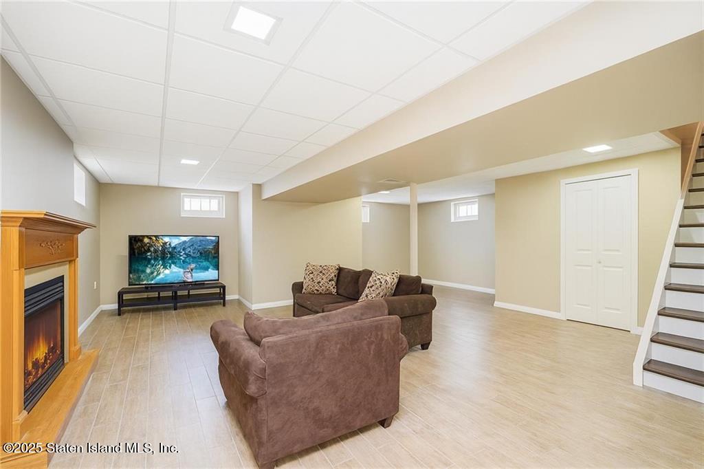 381 Burgher Avenue, Staten Island, NY, 10305 image 25