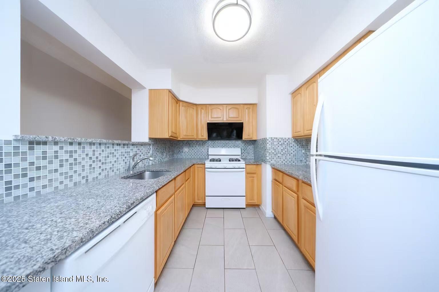 78 Emily Lane, Staten Island, NY, 10312 image 7