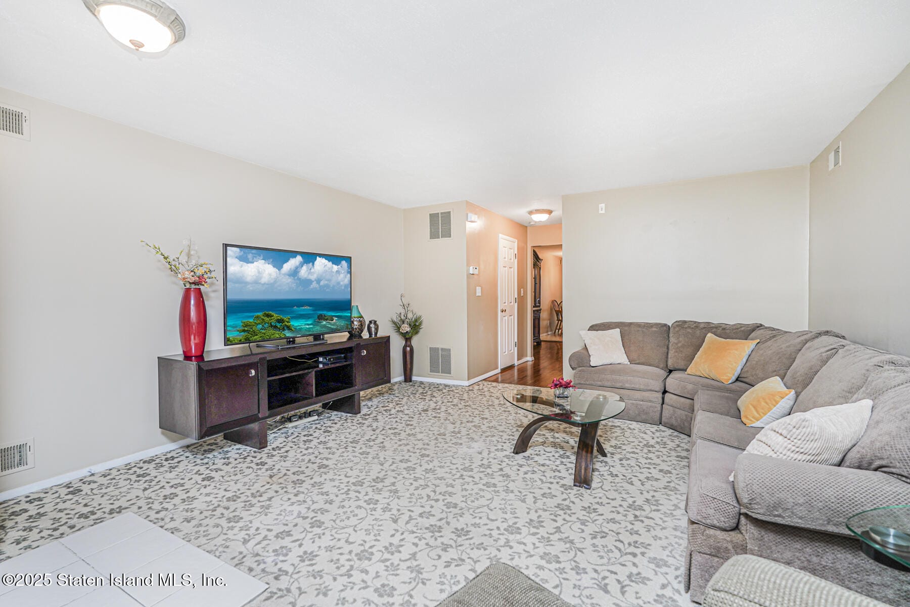 342 Chelsea Street Image 4