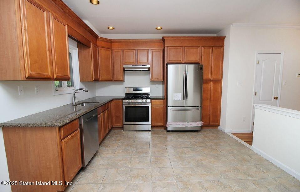 65 Gwenn Loop, Staten Island, NY, 10314 image 6