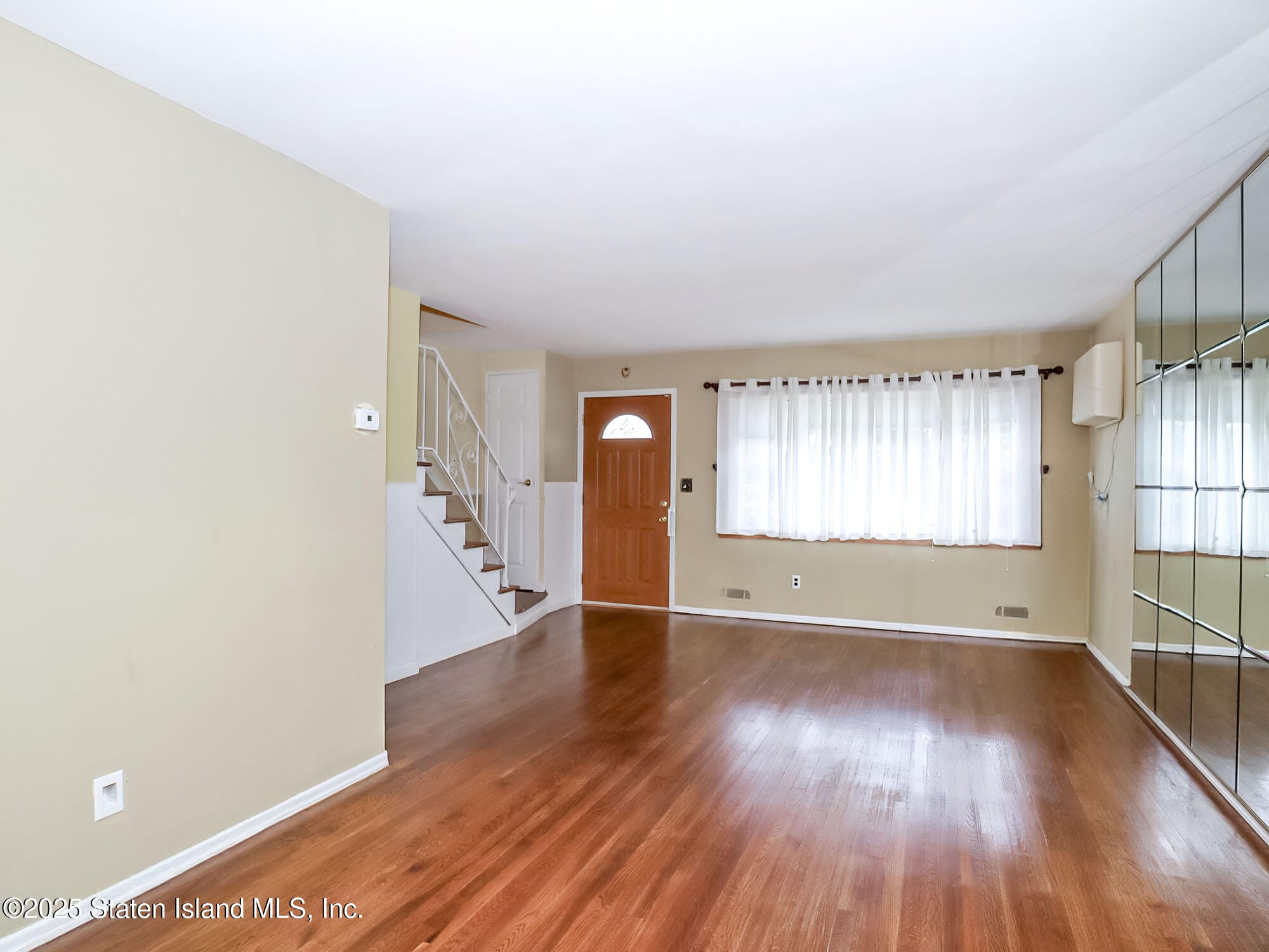 126 Tysens Lane Image 3