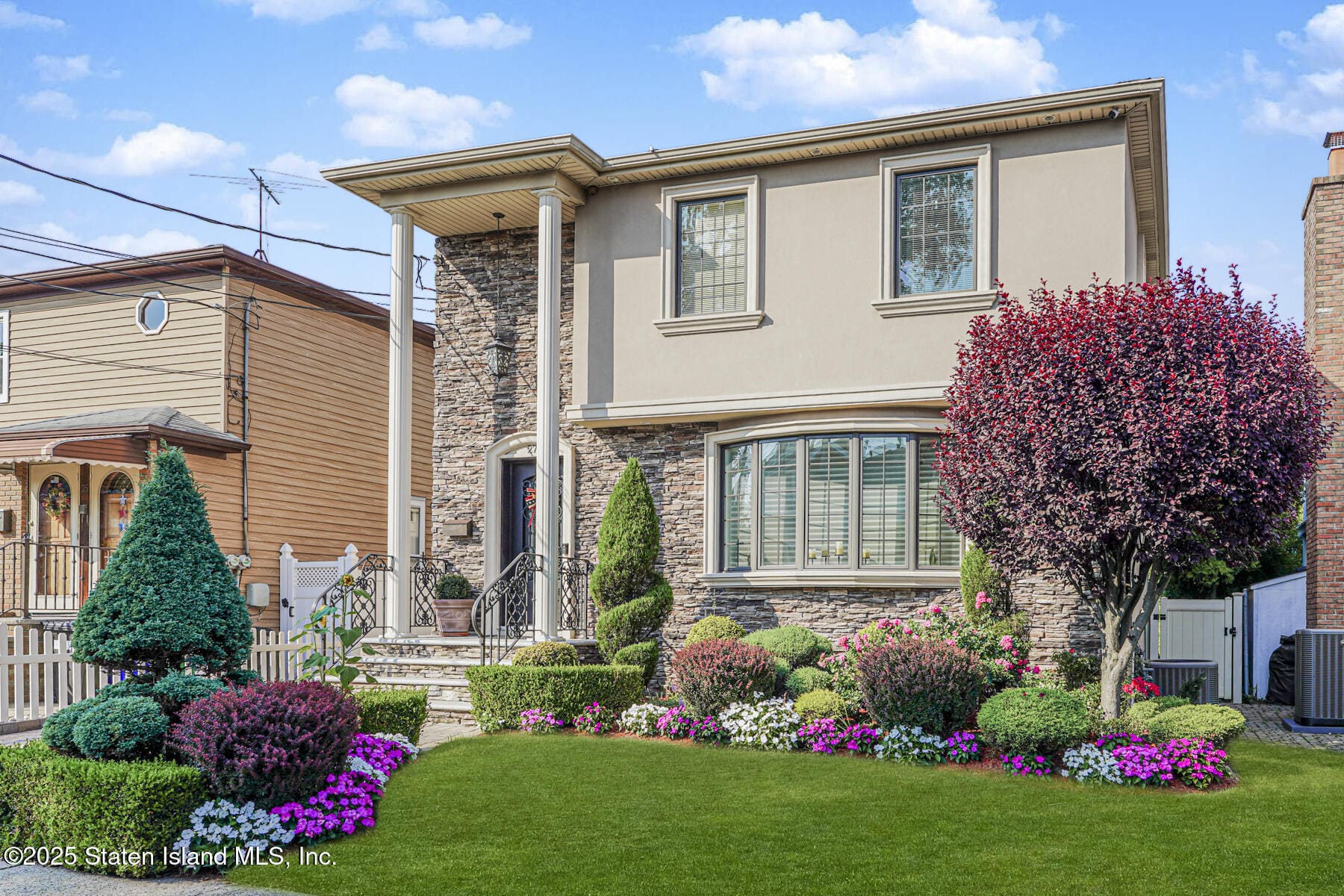 27 Beach Avenue Image 3