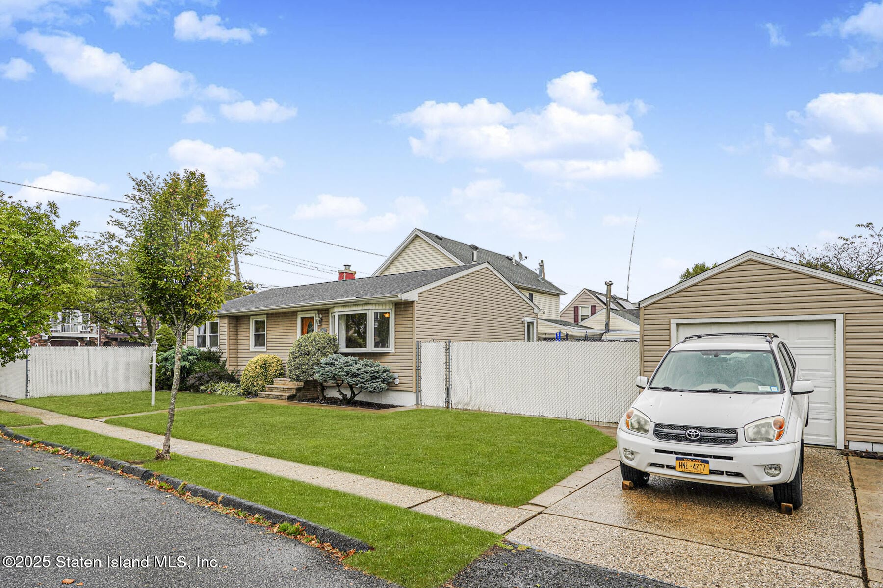 504 Falcon Avenue Image 3