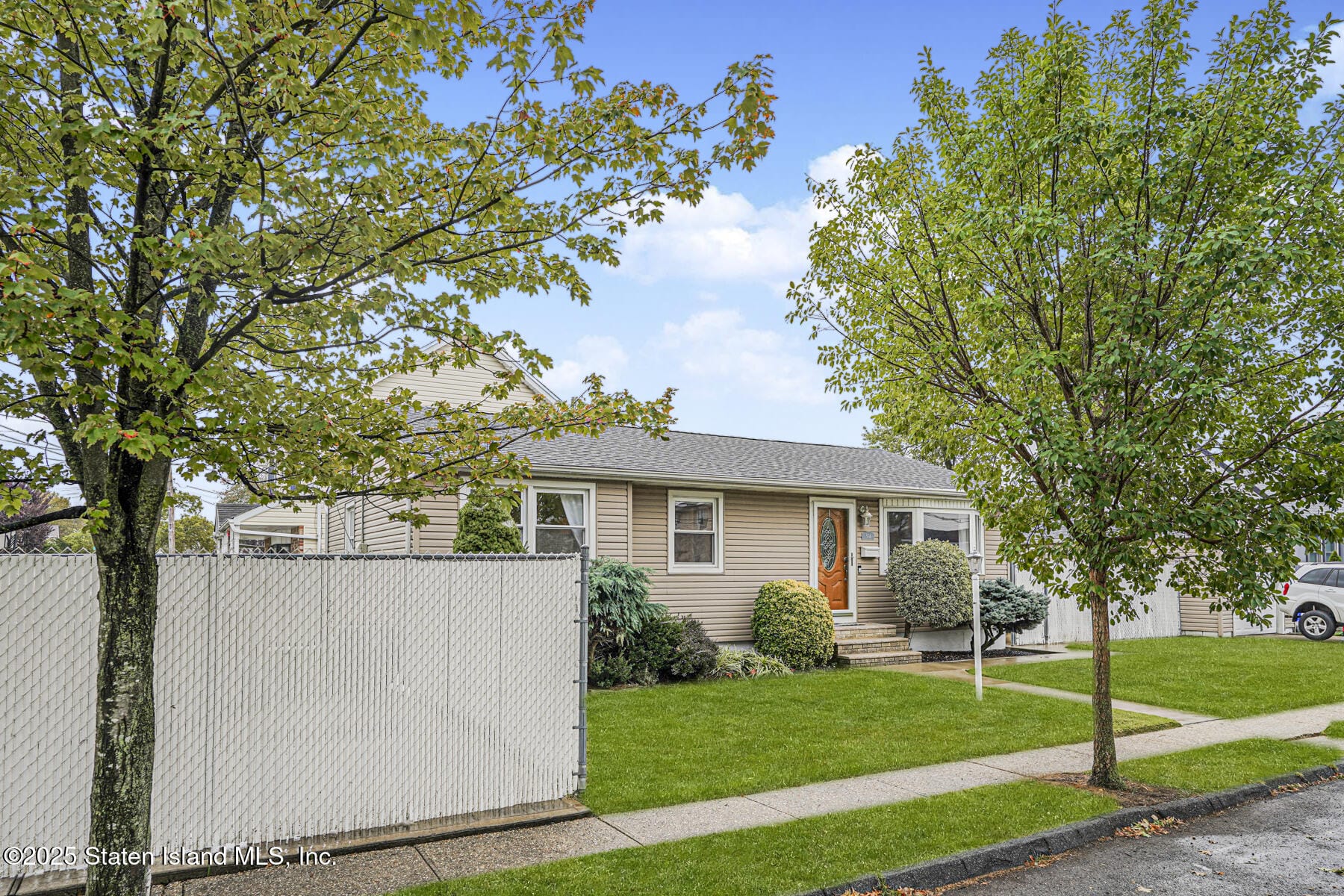 504 Falcon Avenue Image 2