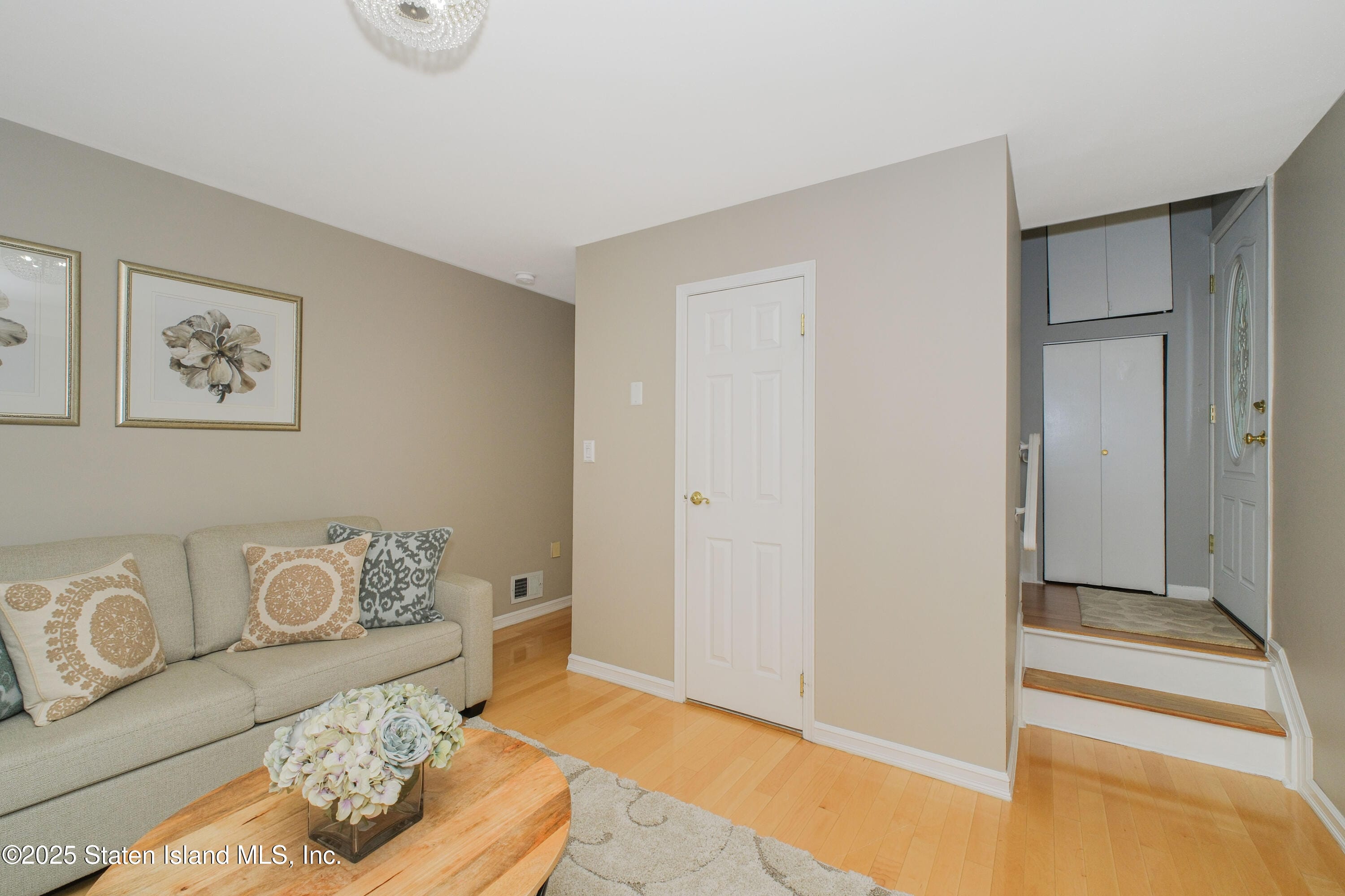 149 Crossfield Avenue Image 4