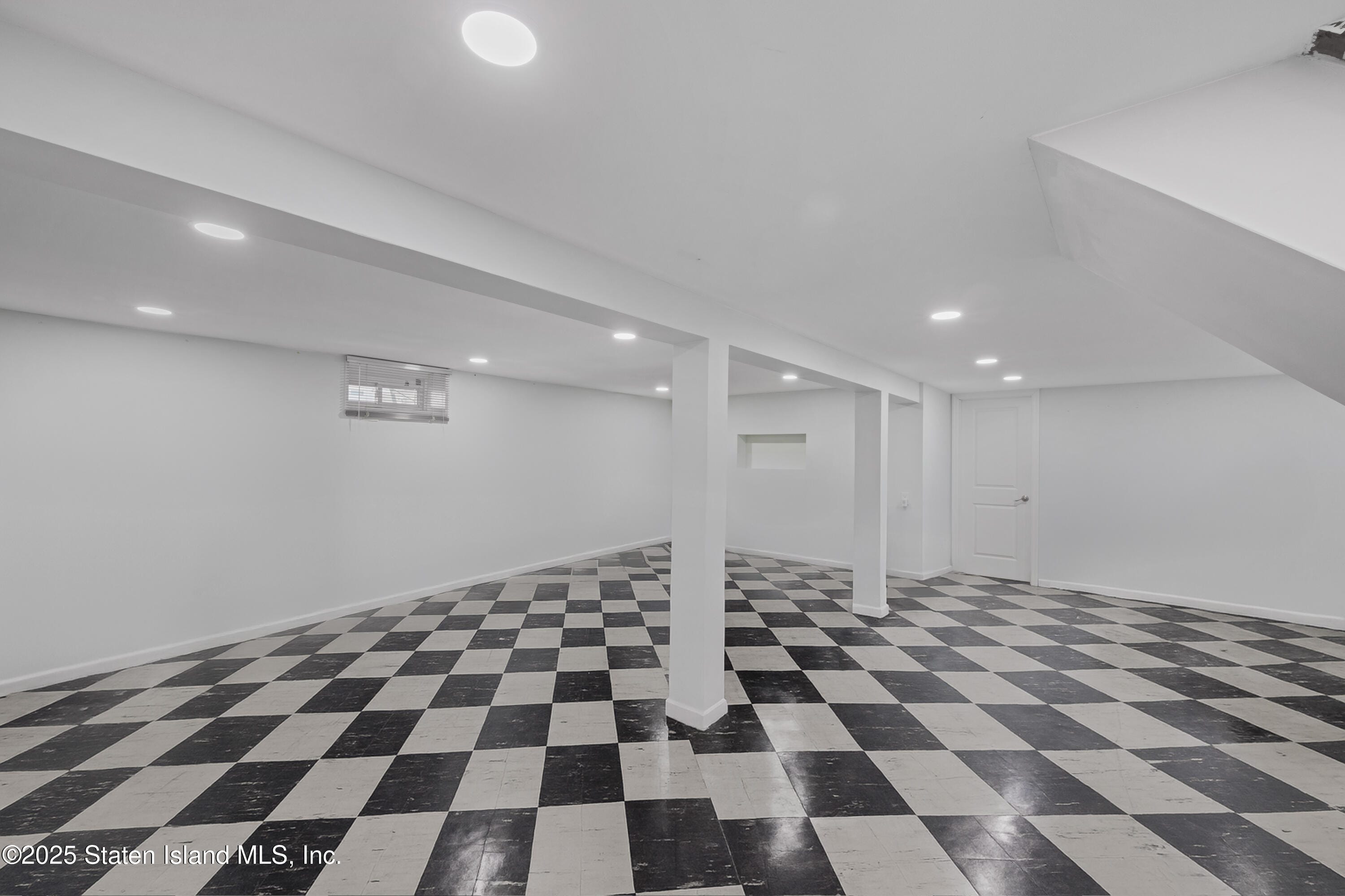 861 Maple Lane, Hempstead, NY, 11575 image 27