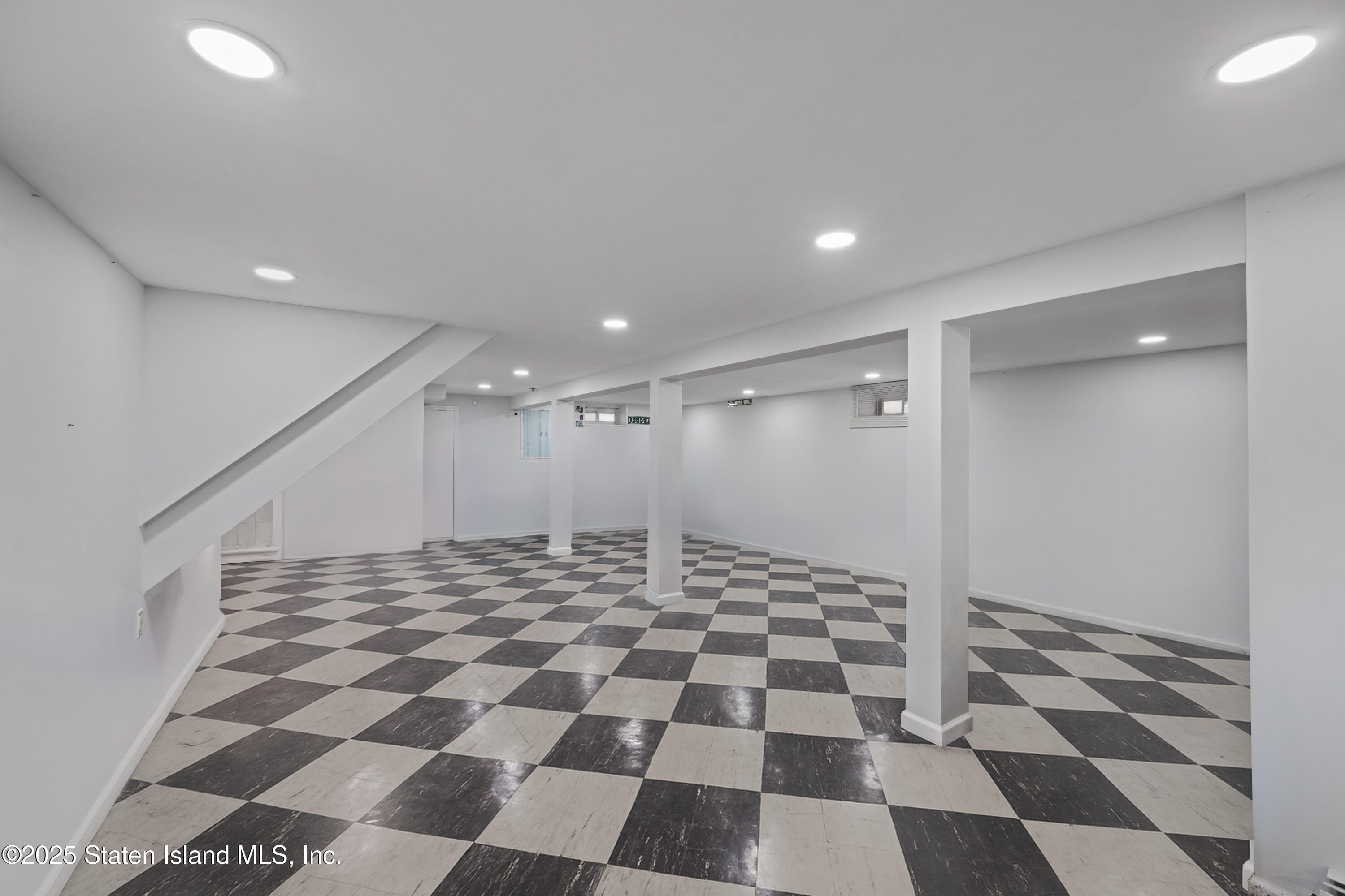 861 Maple Lane, Hempstead, NY, 11575 image 29