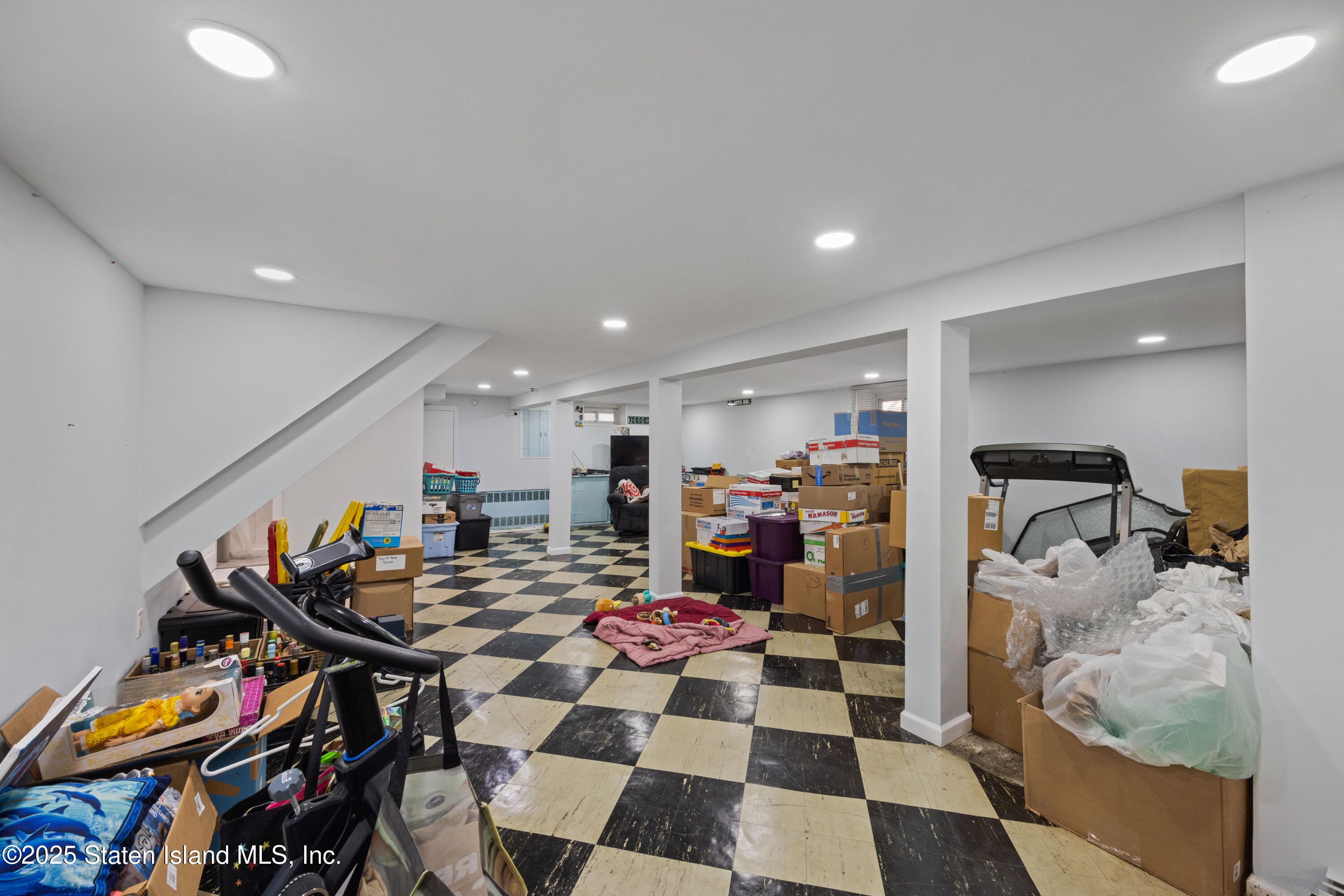 861 Maple Lane, Hempstead, NY, 11575 image 30