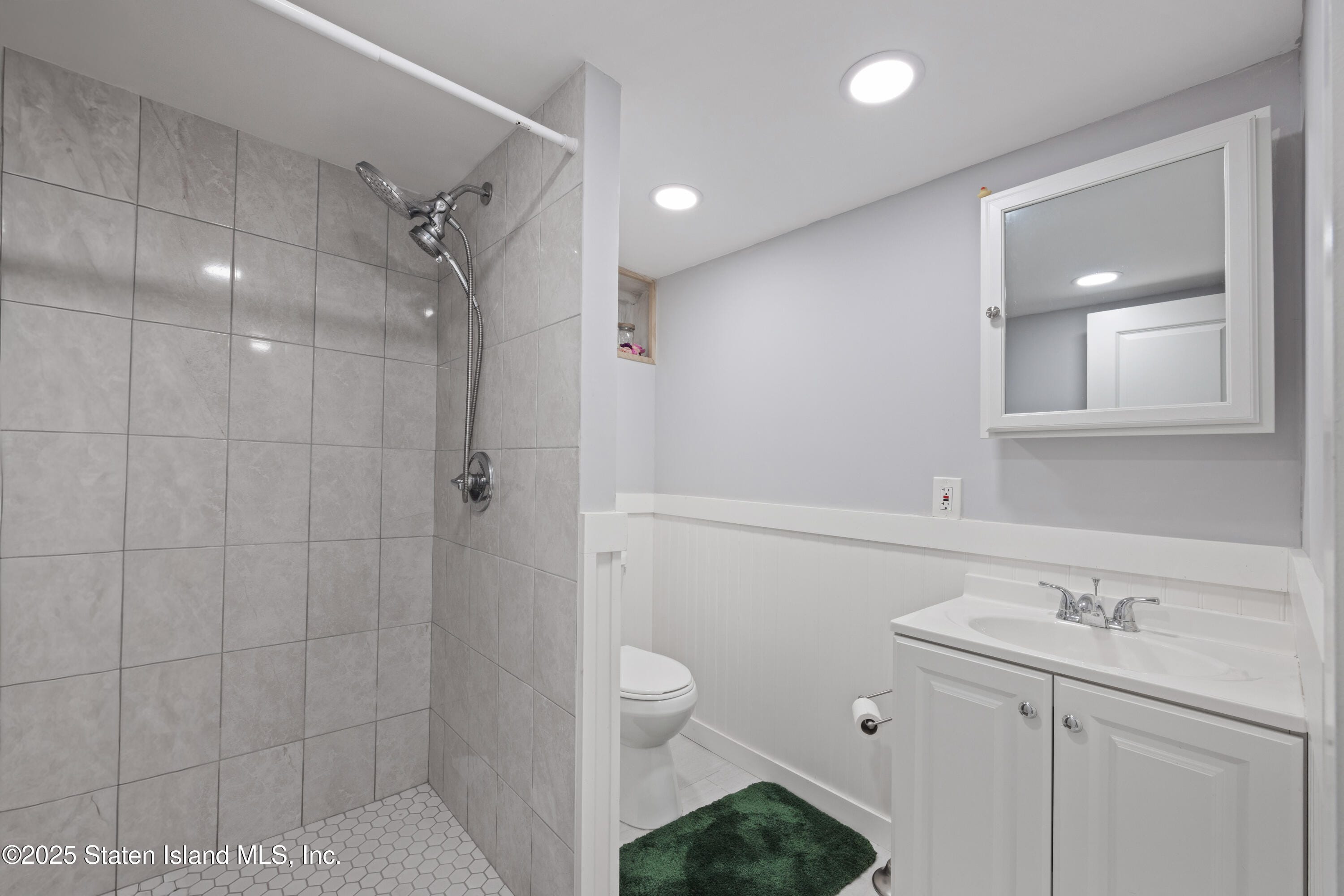 861 Maple Lane, Hempstead, NY, 11575 image 31