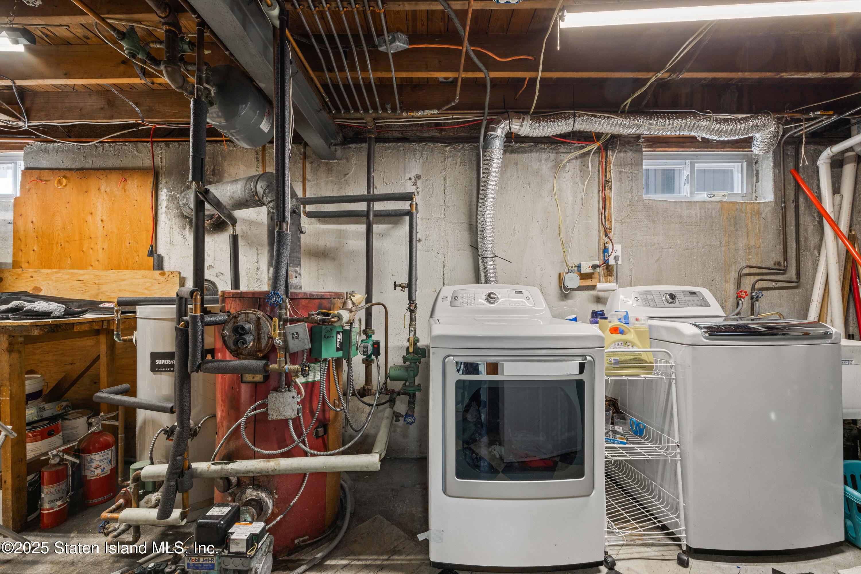 861 Maple Lane, Hempstead, NY, 11575 image 32