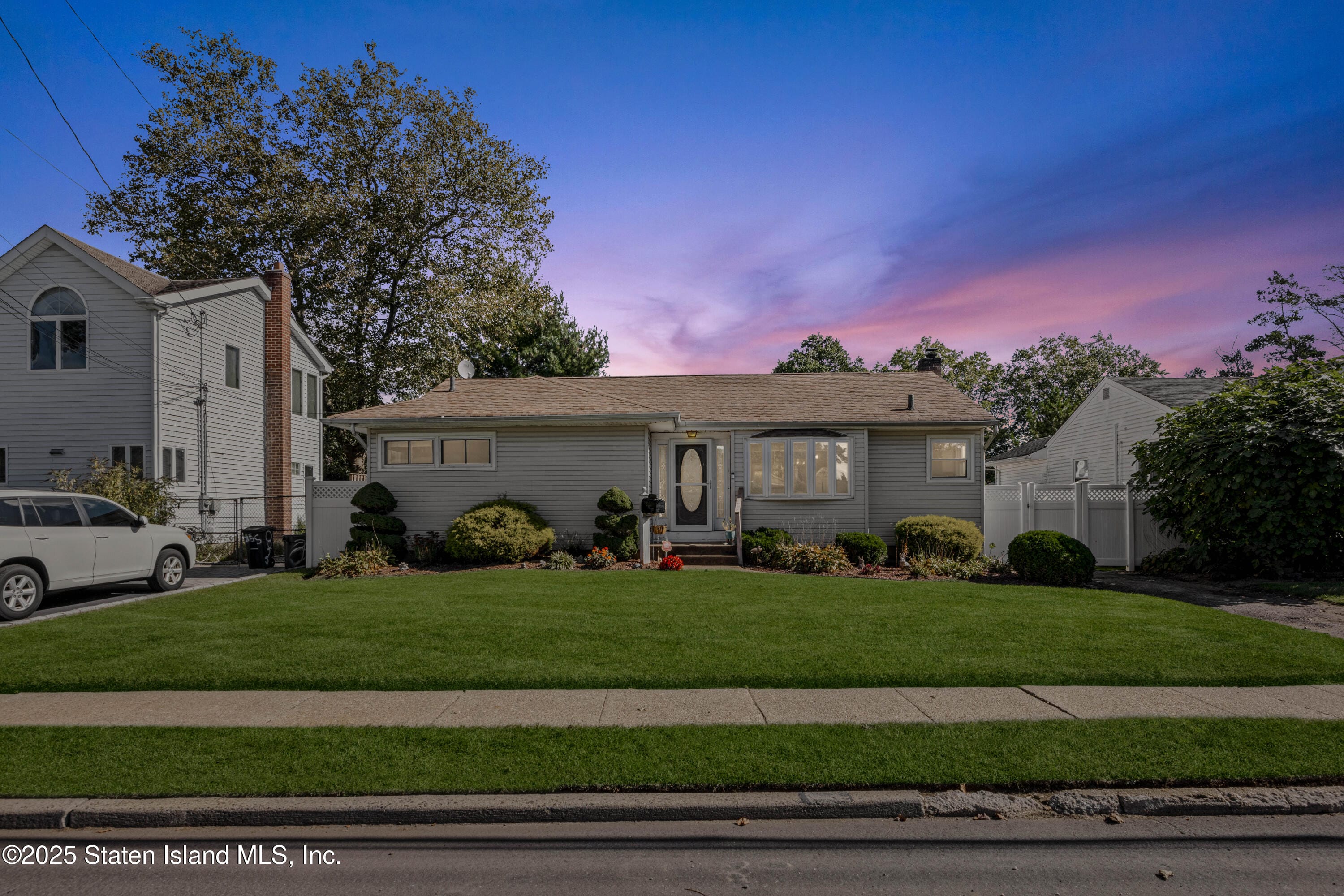 861 Maple Lane Image 2