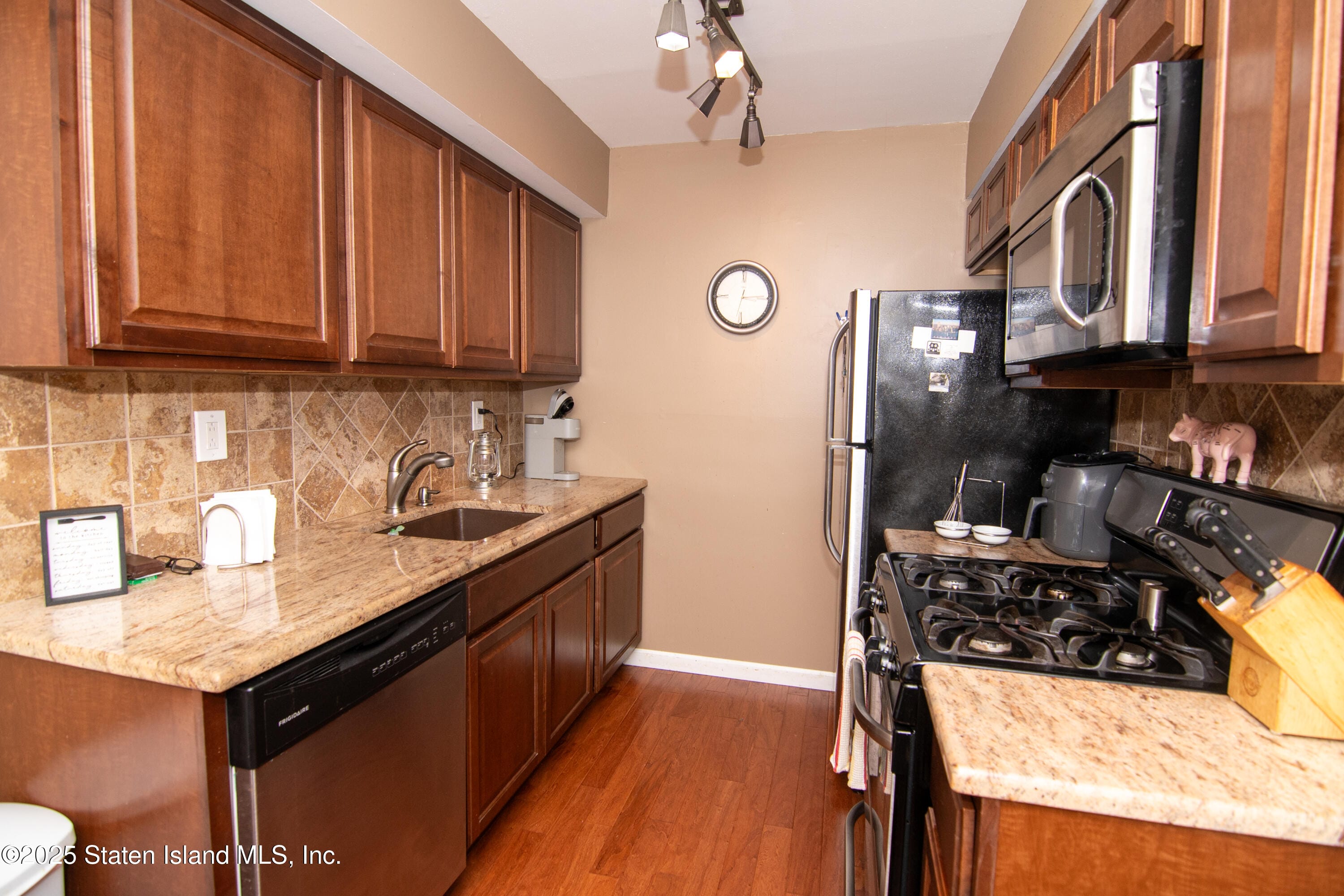 20 Meadow Place E, Staten Island, NY, 10306 image 9