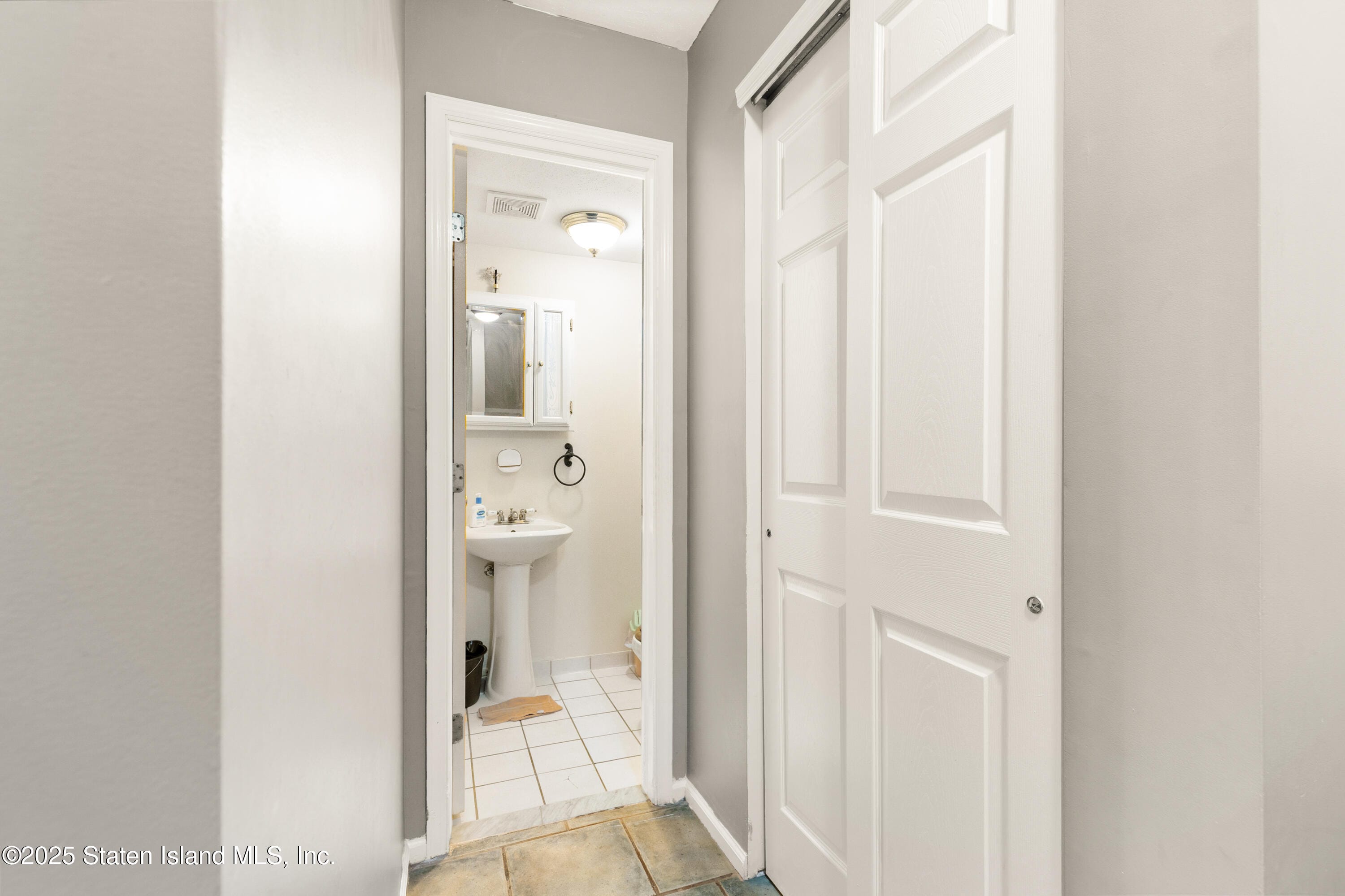 263 Jamie Lane Lane, Staten Island, NY, 10312 image 25