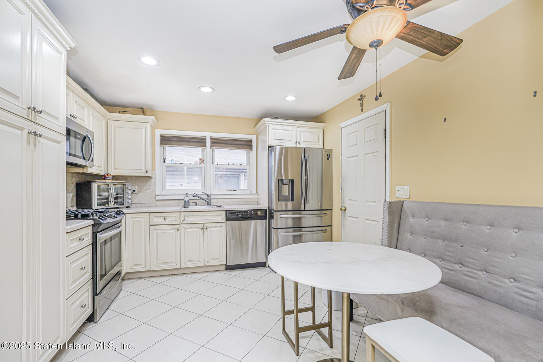 137 Dixon Avenue Image 3