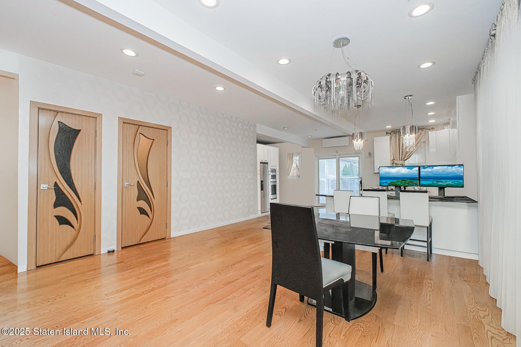 246 Melvin Avenue Image 5