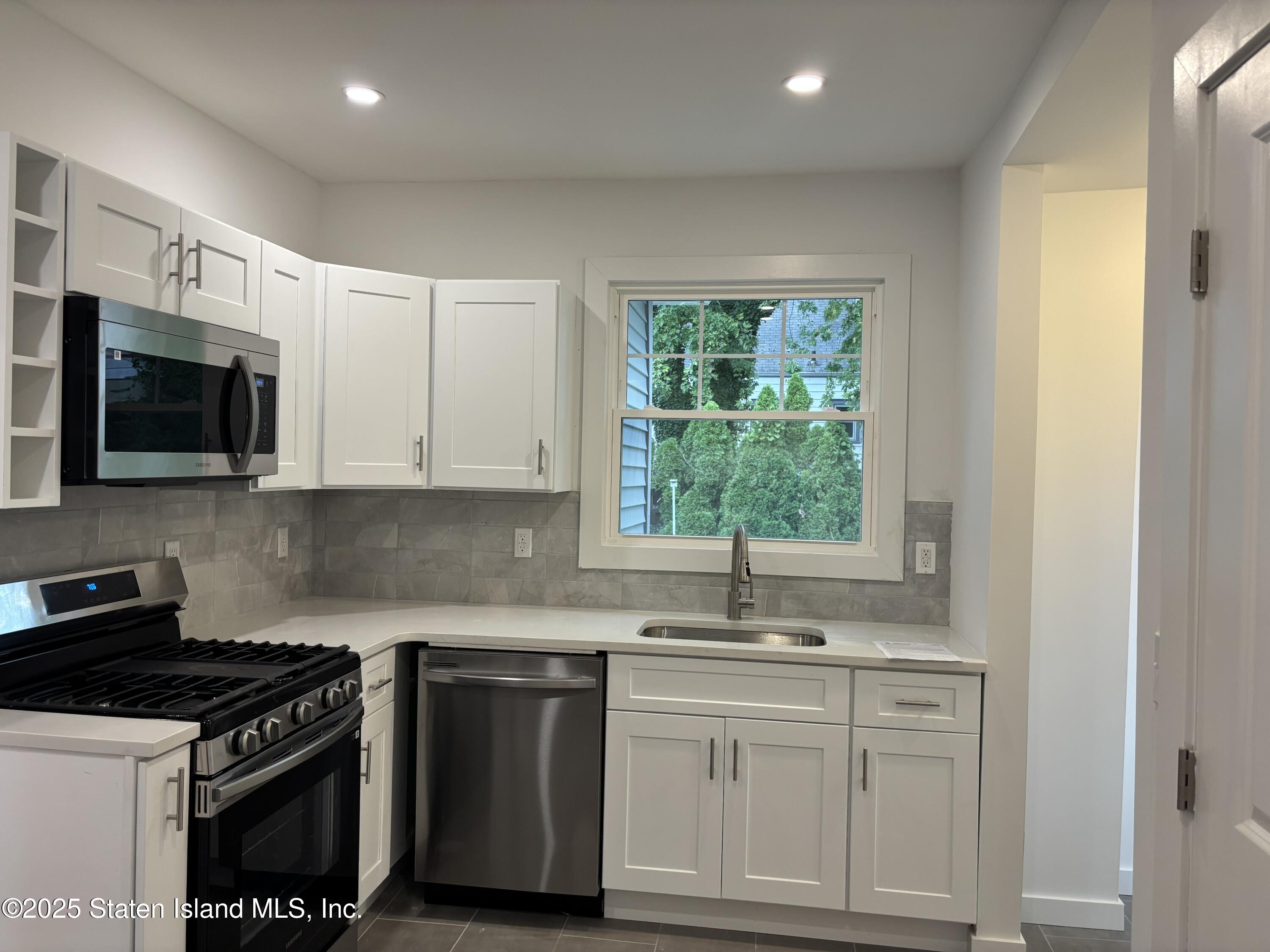 677 Bement Avenue, Staten Island, NY, 10310 image 10