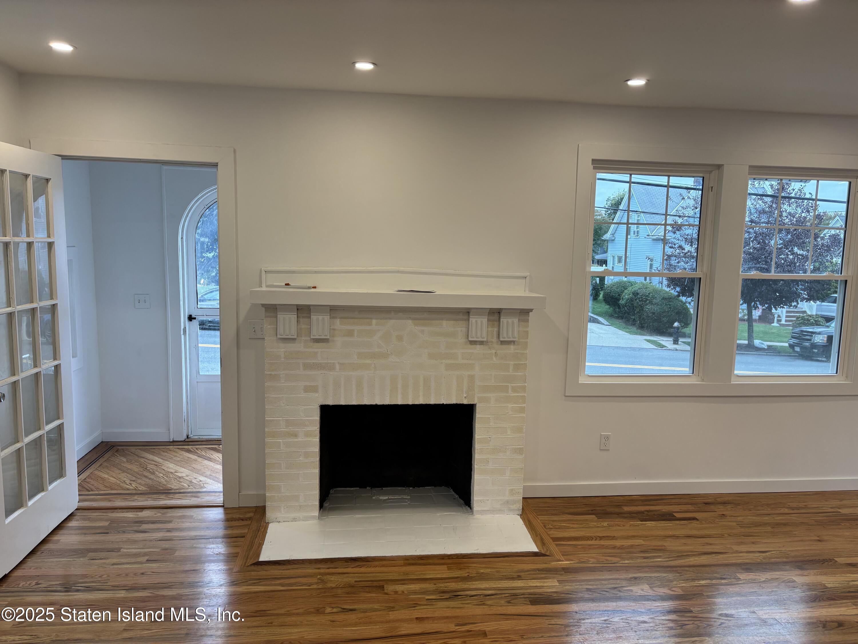 677 Bement Avenue Image 5