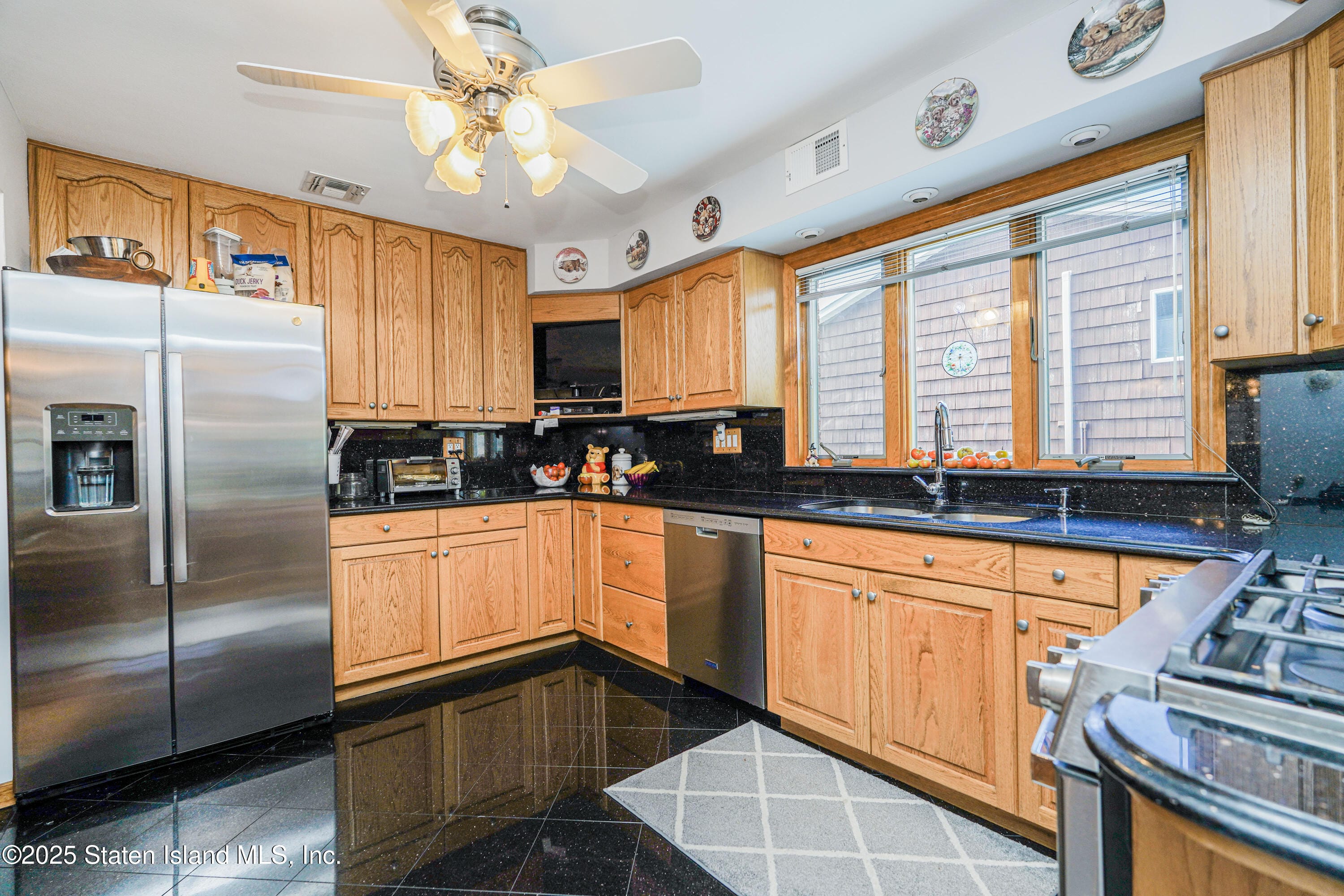 163 Bennett Avenue Image 5