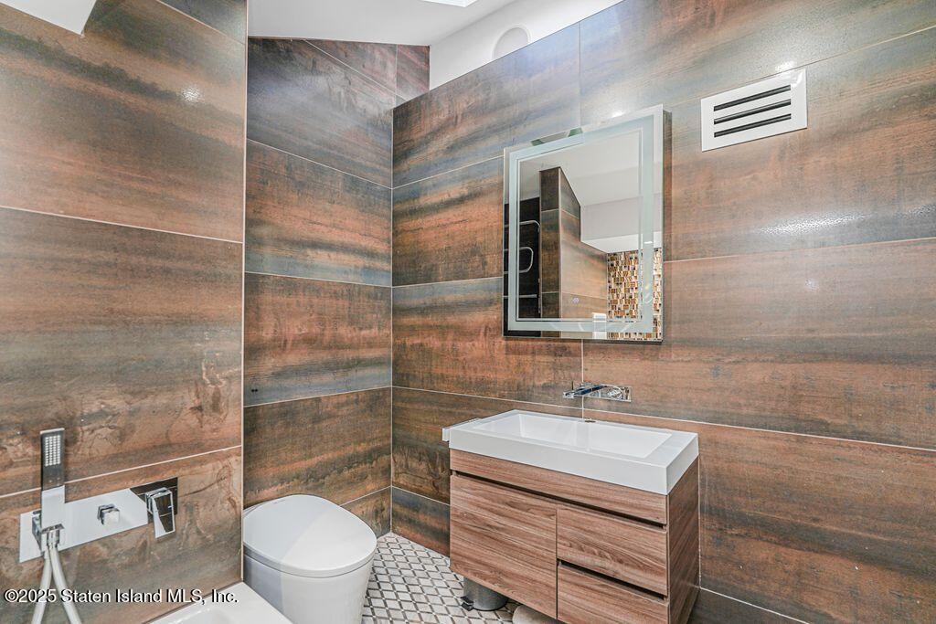 37 Ludwig Lane, Staten Island, NY, 10303 image 15