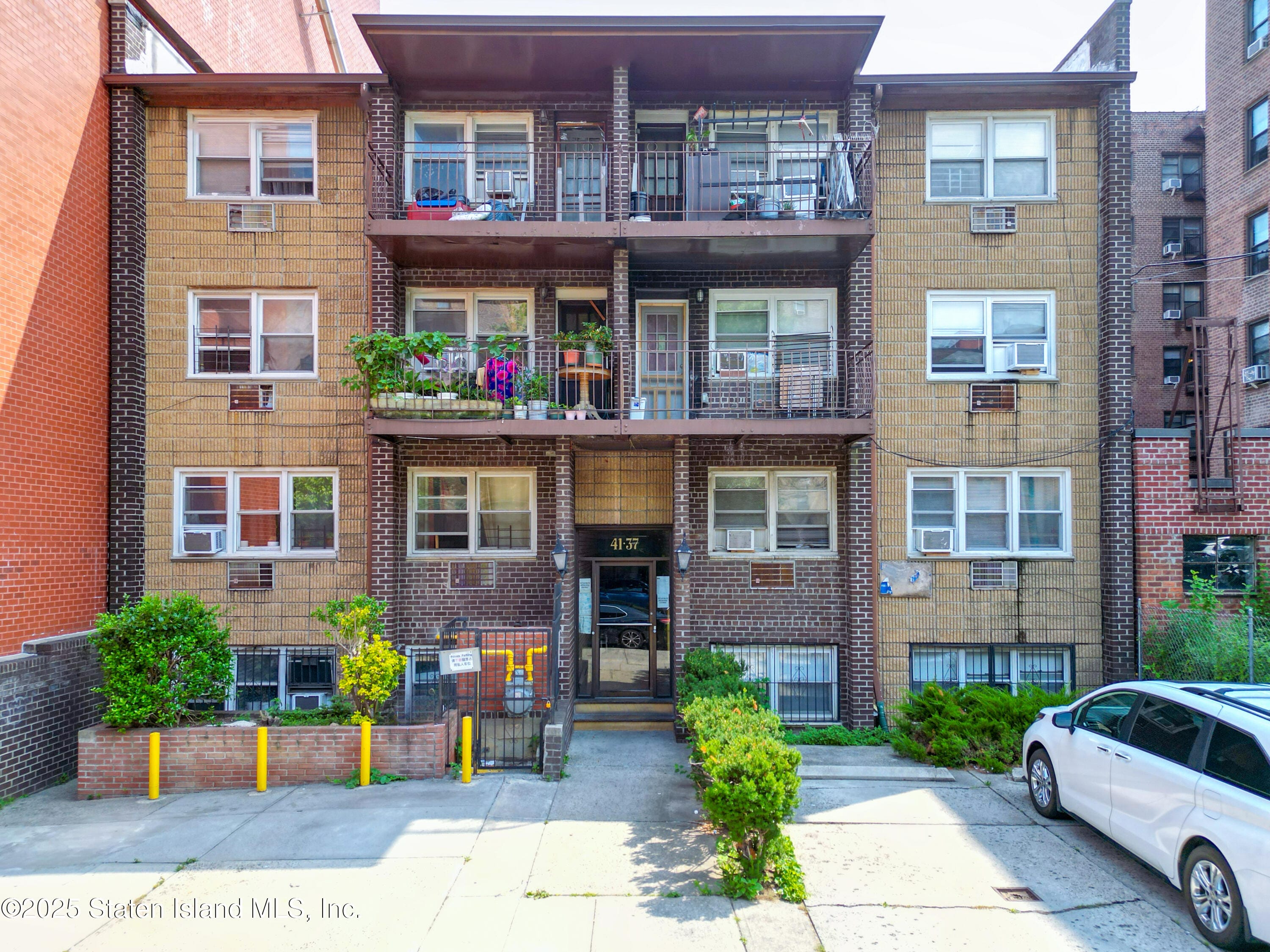 41-37 Parsons Blvd Image 1
