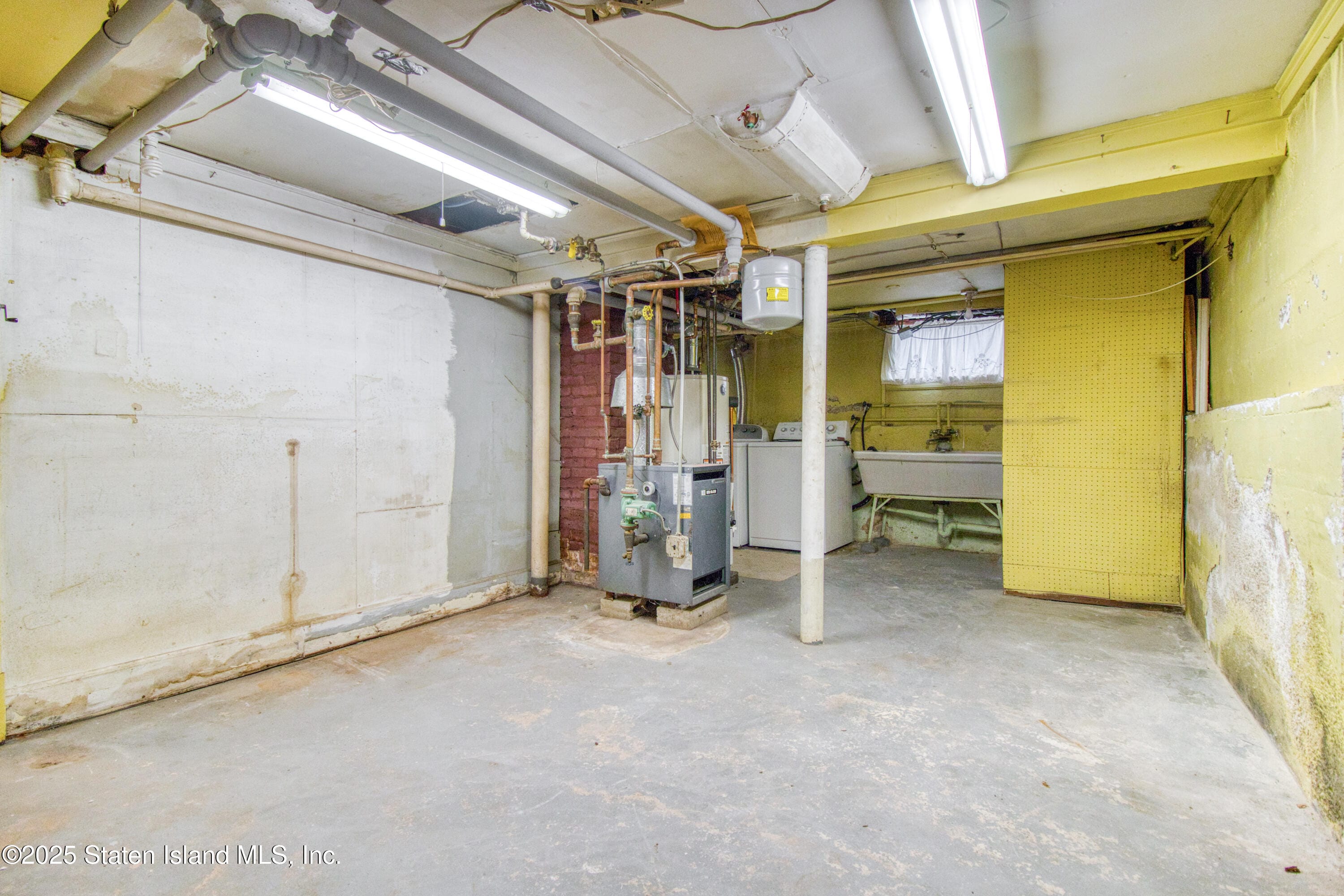 142 Margaretta Court, Staten Island, NY, 10314 image 33