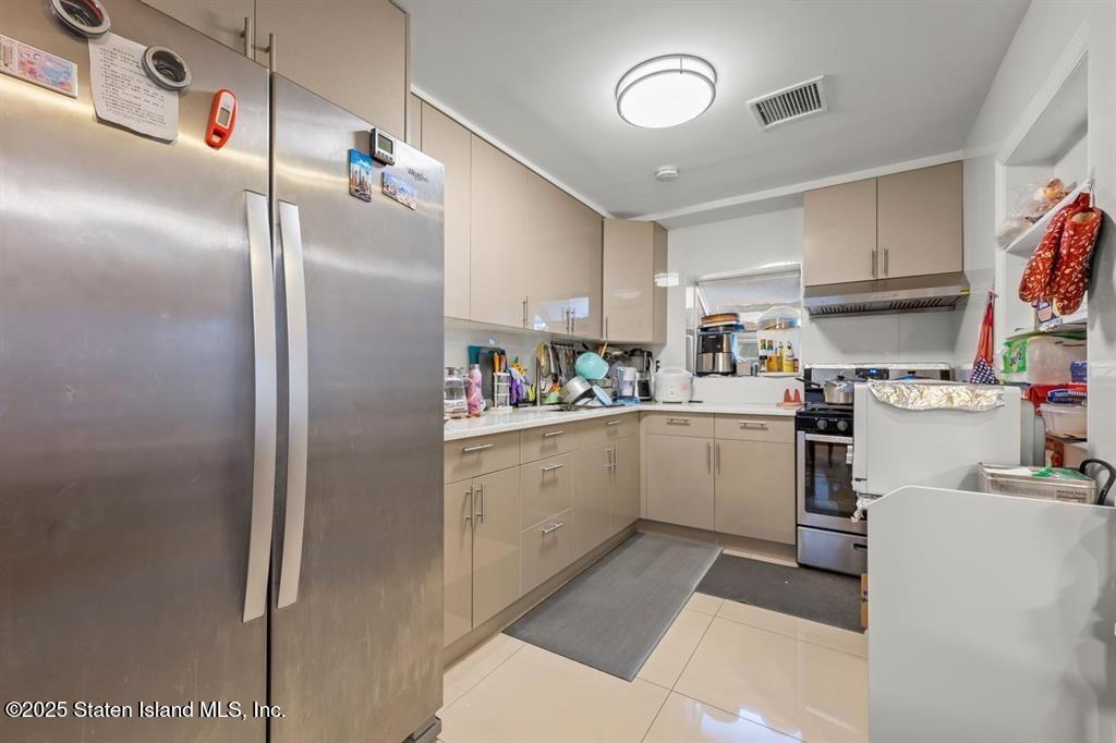 669 W Fingerboard Road, Staten Island, NY, 10305 image 6