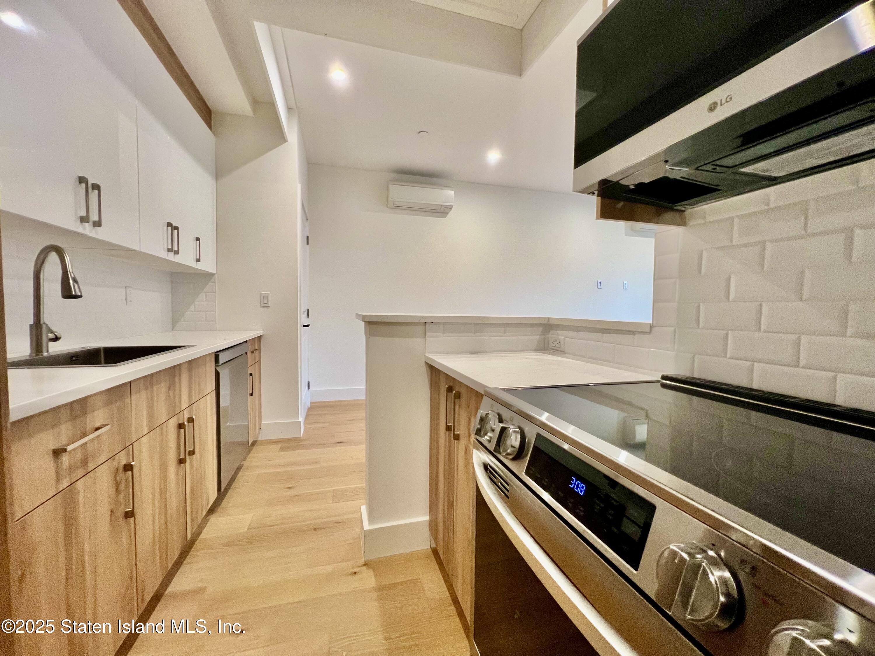 3865 Amboy Road 3d Image 4