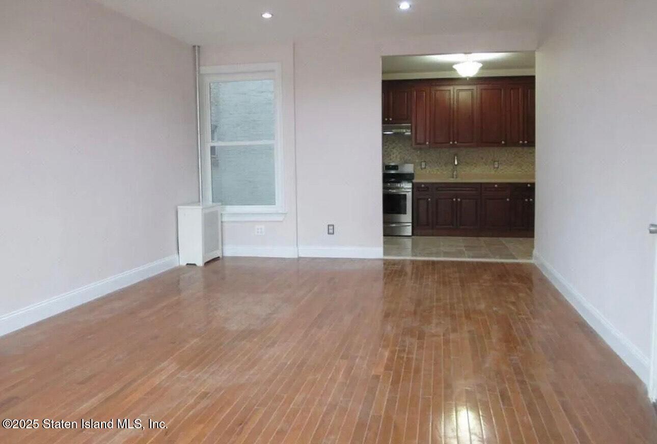 527 80 Street Image 3