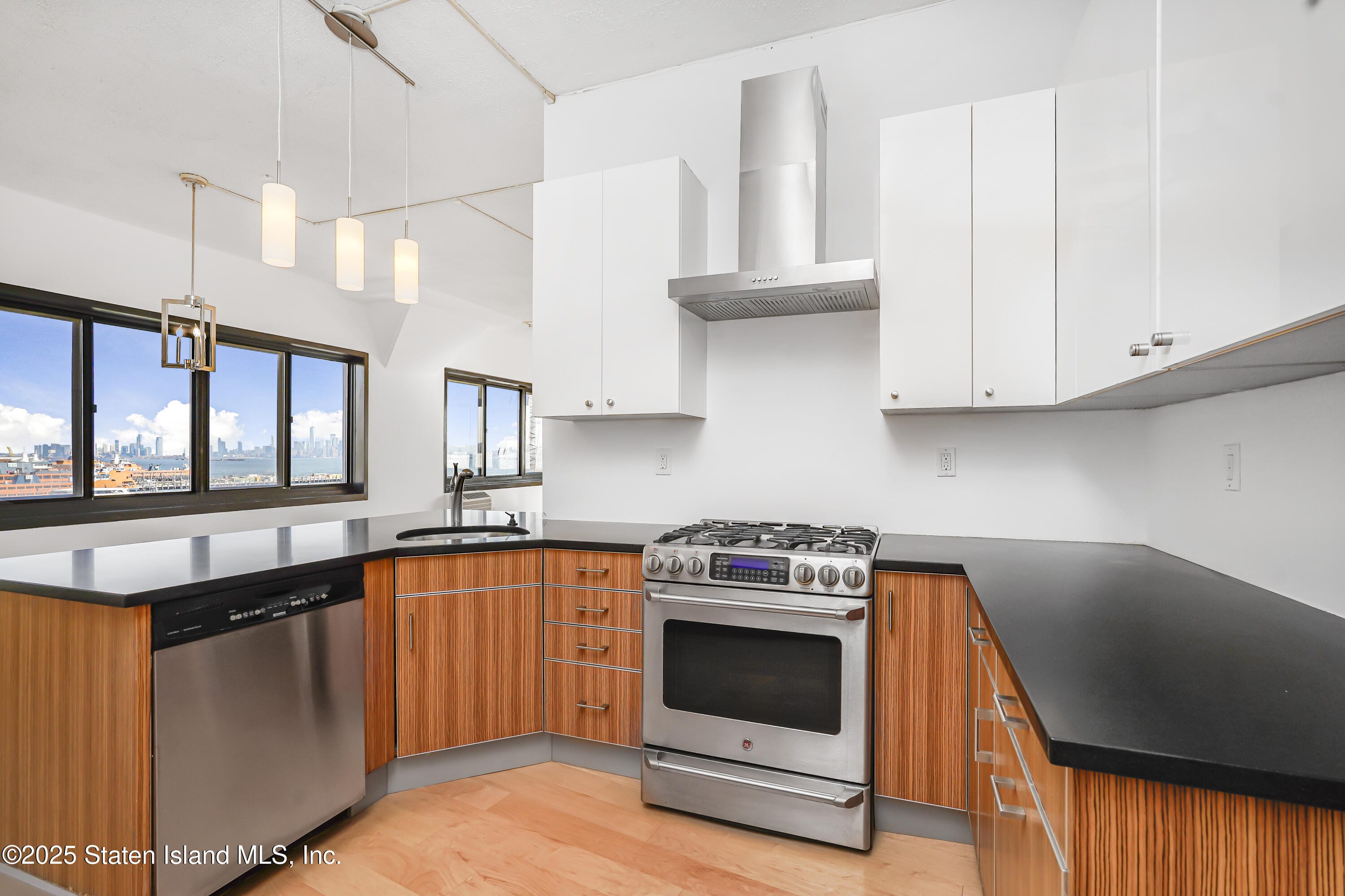 10 Bay Street Landing 5-A Image 5