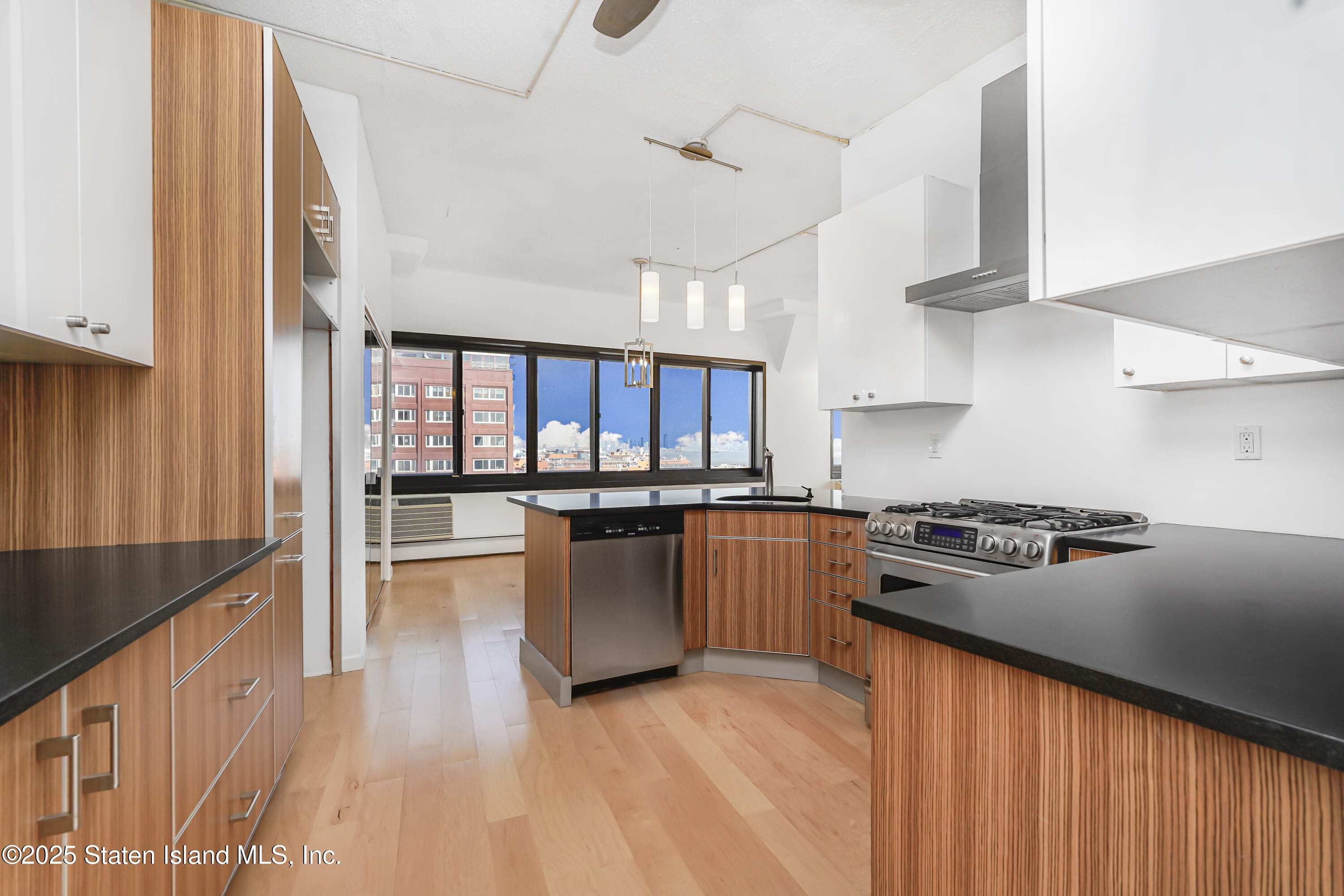 10 Bay Street Landing 5-A Image 4