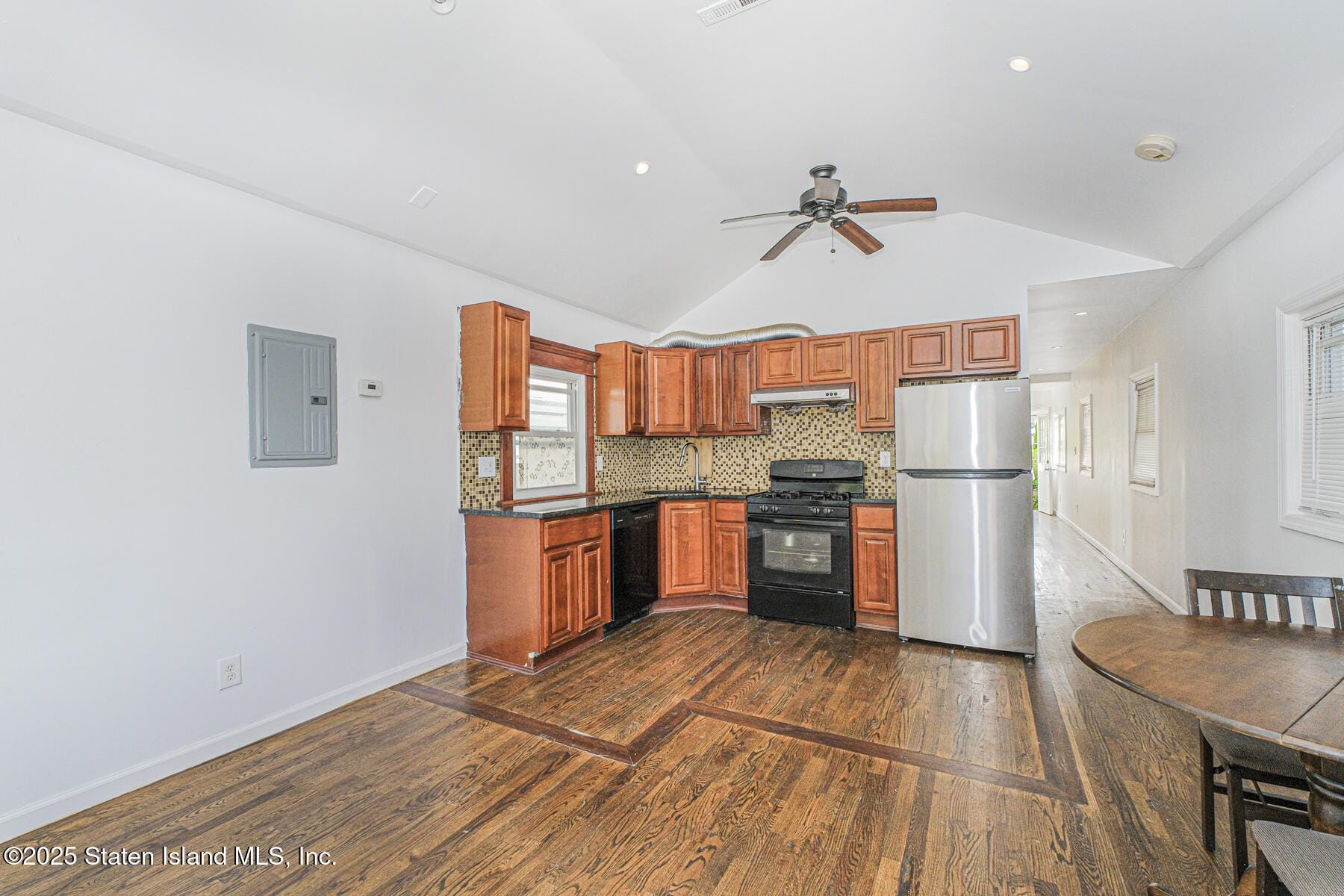 1170 Mason Avenue Image 5