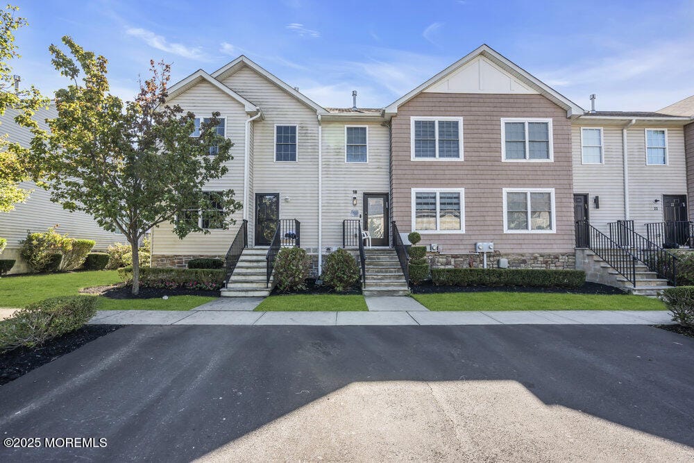 16 Charming Way Image 3