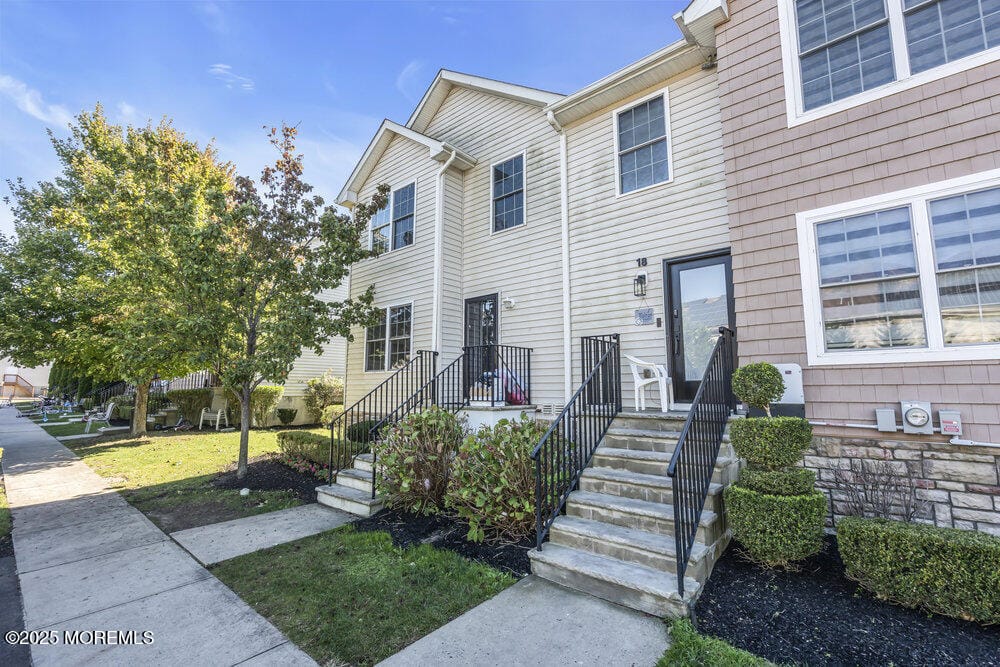 16 Charming Way Image 4