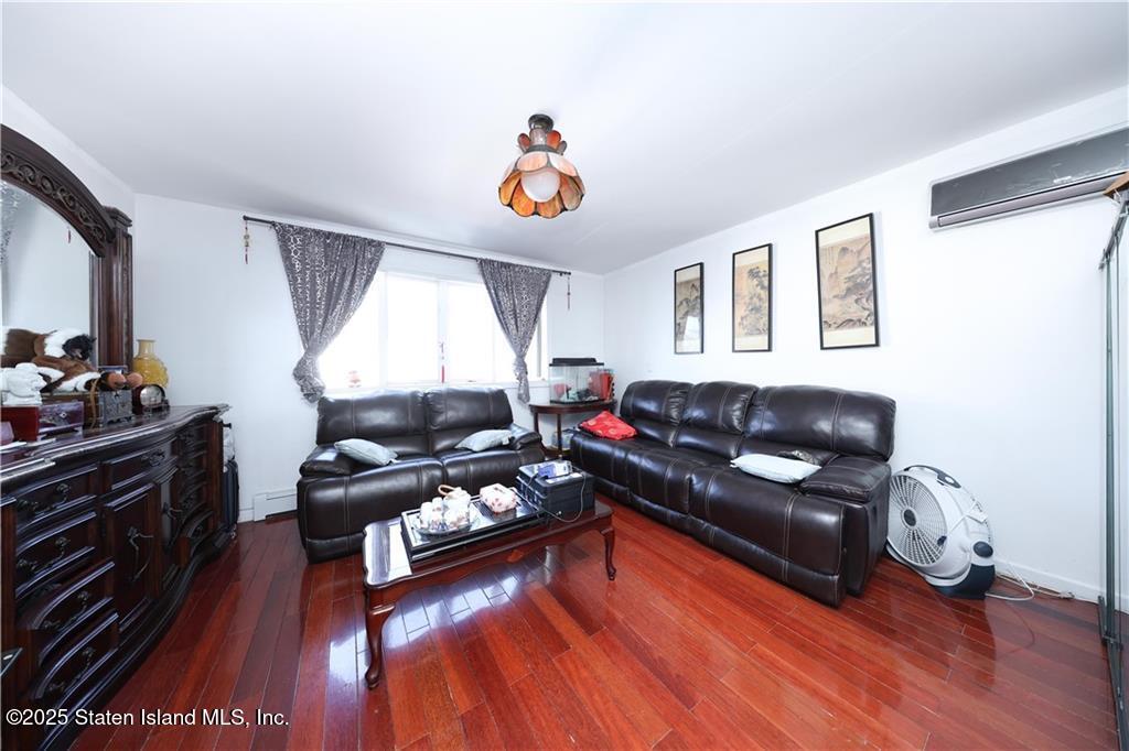 31 Giordan Court, Staten Island, NY, 10303 image 10