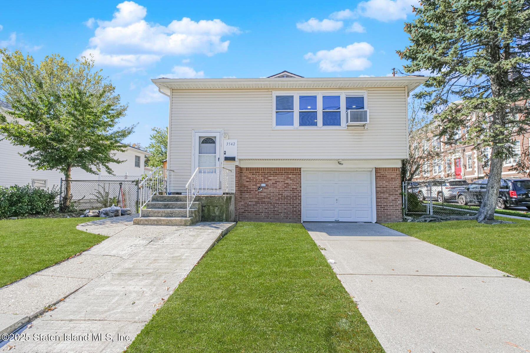 3542 Richmond Avenue Image 3