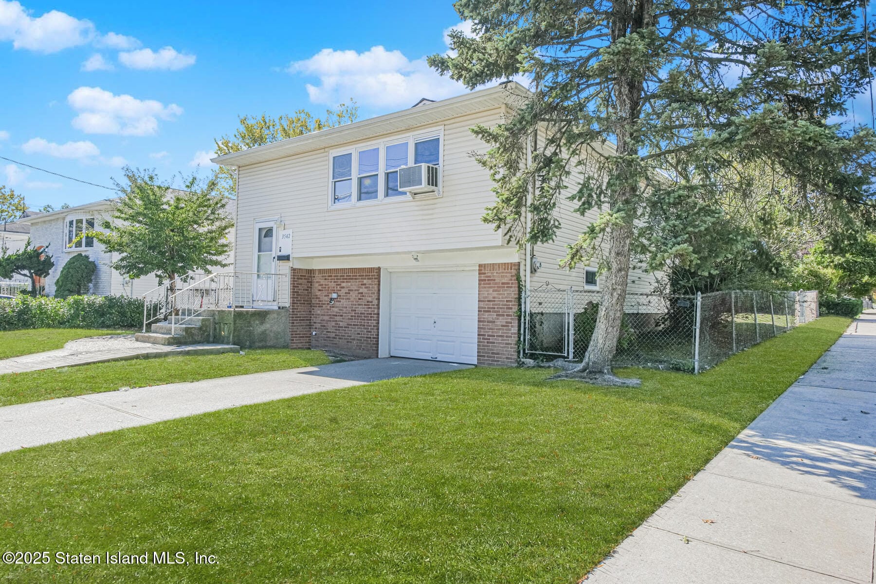 3542 Richmond Avenue Image 4